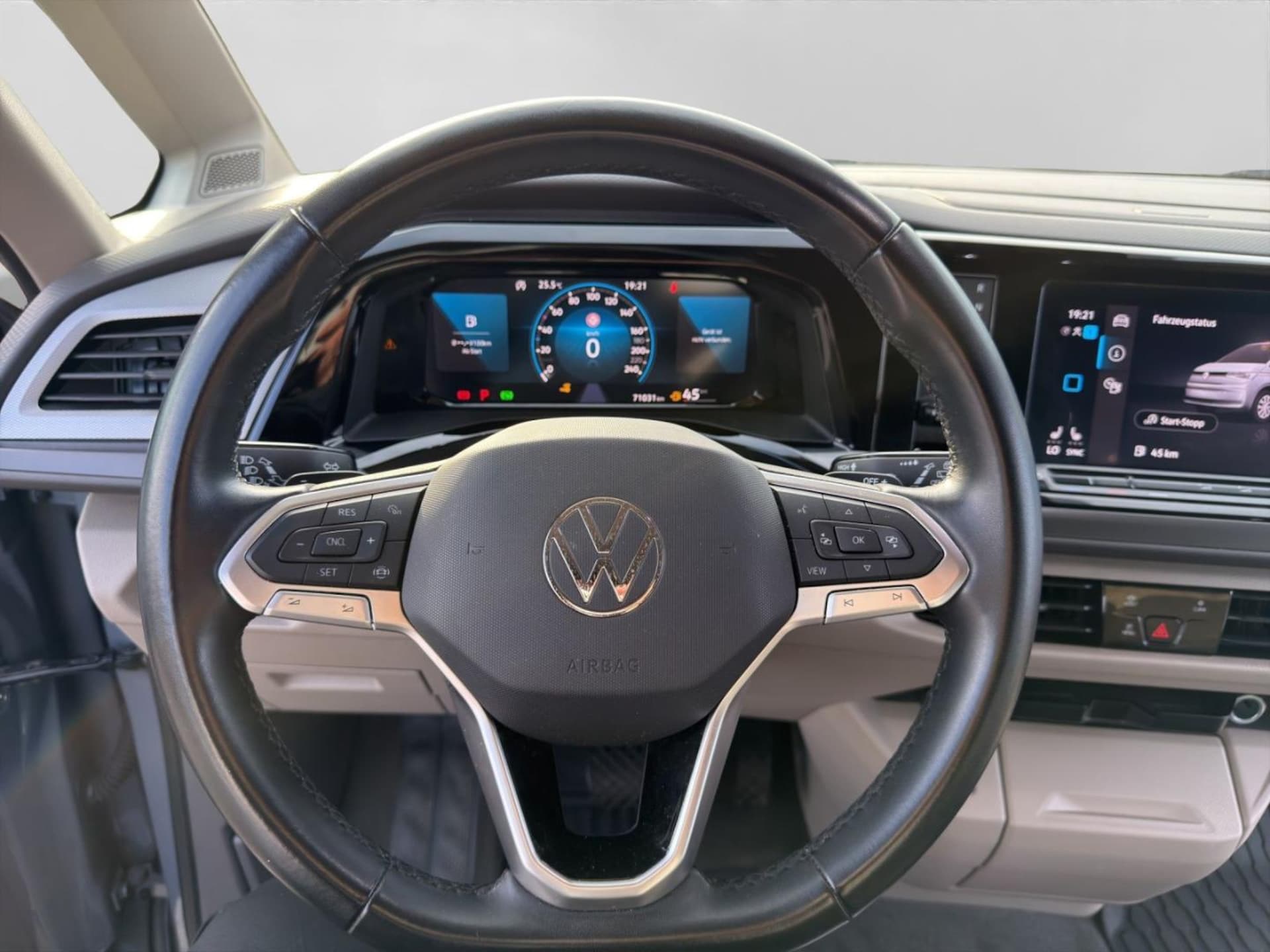 Volkswagen Multivan Langversion Basis-Modell