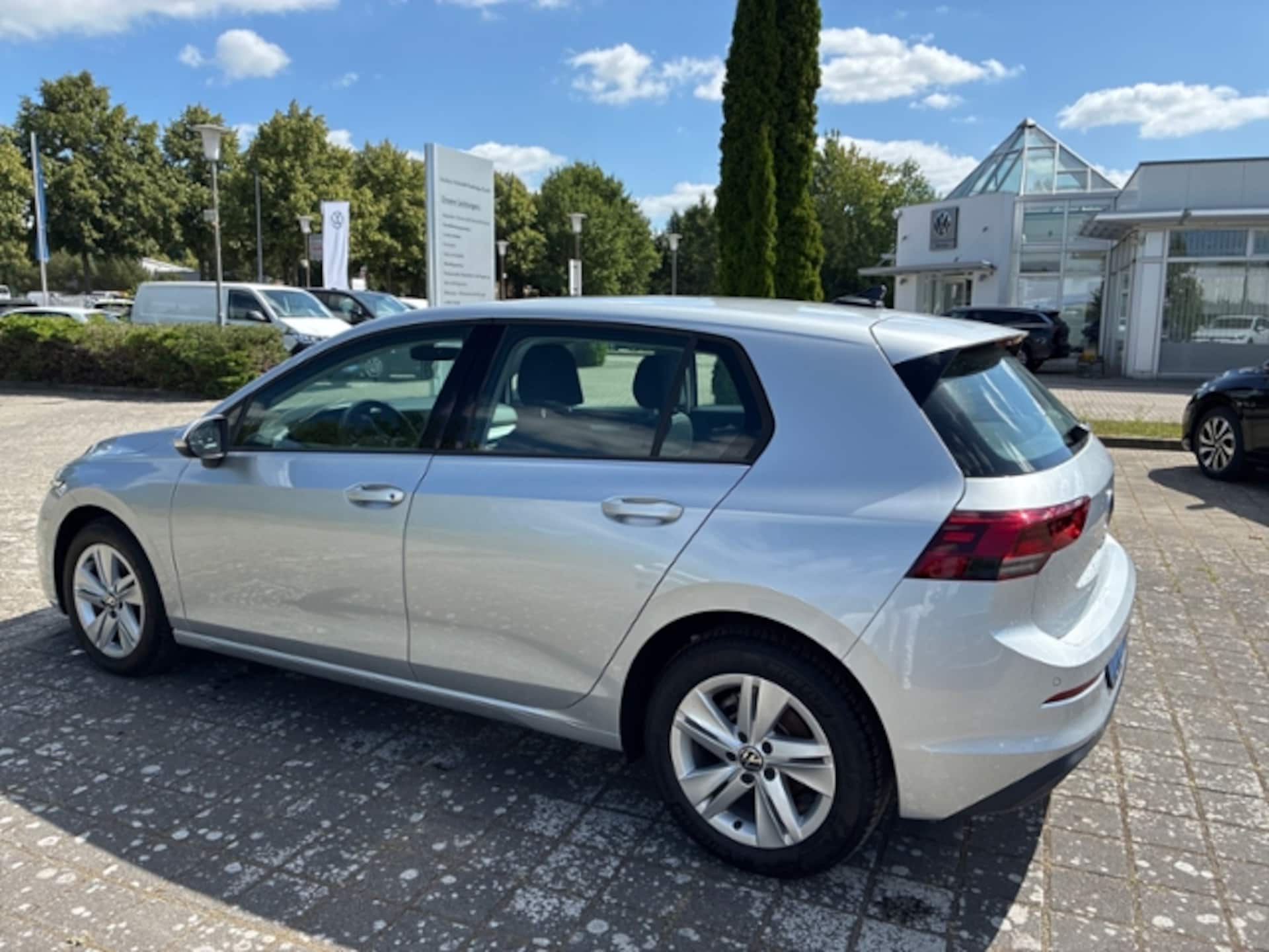 Volkswagen Golf Life