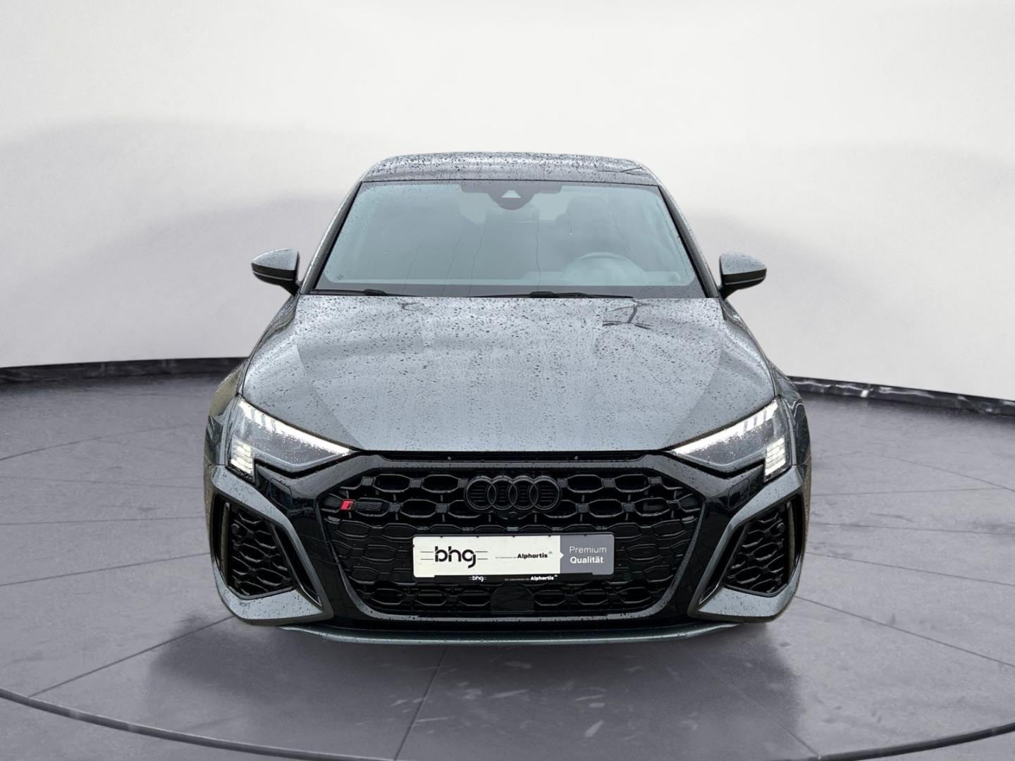 Bild über Audi RS 3 Limousine TFSI quattro S tronic - für weitere Informationen kontaktieren Sie den Audi Partner