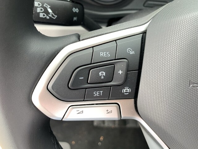 Volkswagen T6.1 Caravelle larger