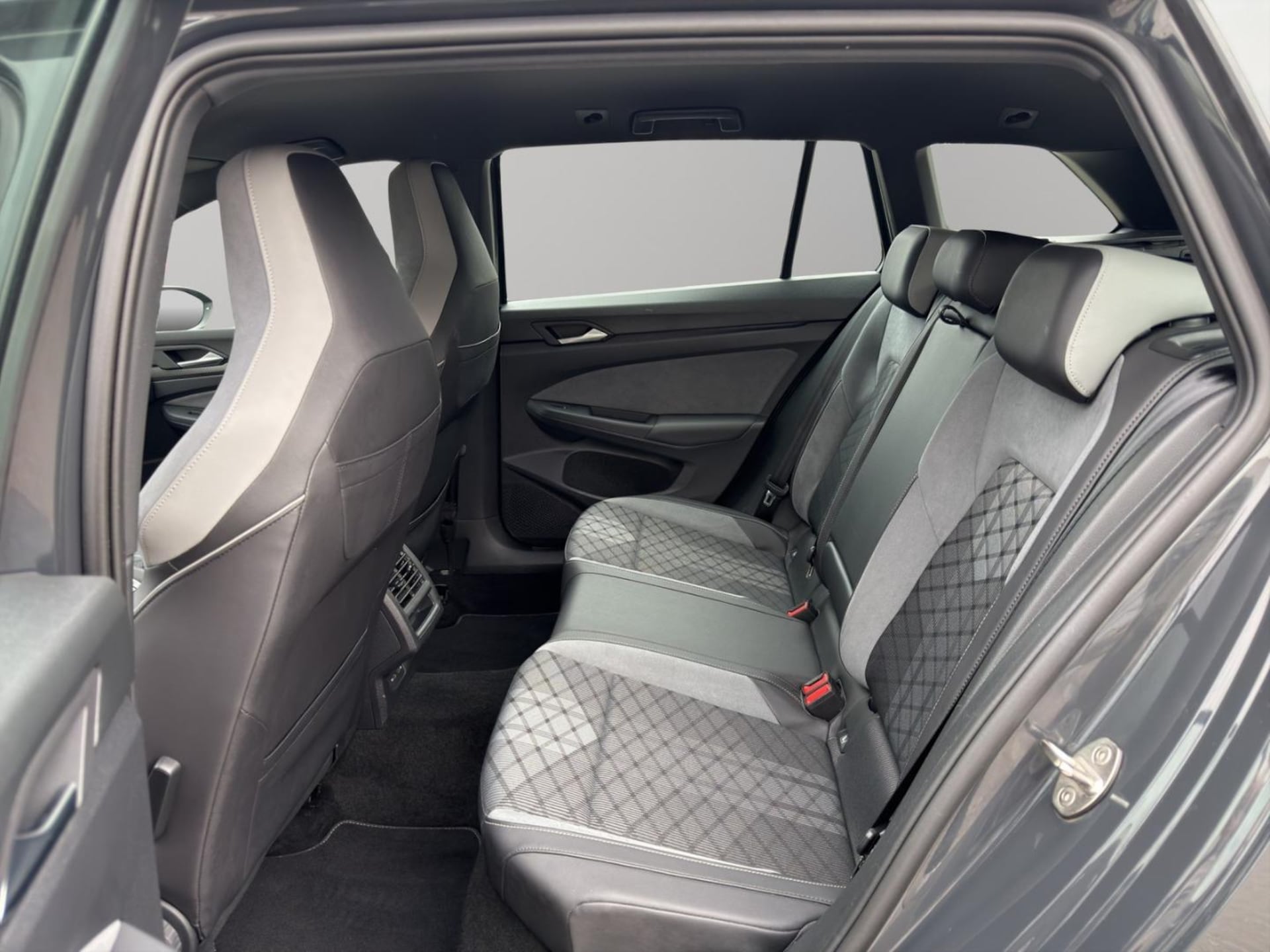 Volkswagen Golf Variant R-Line