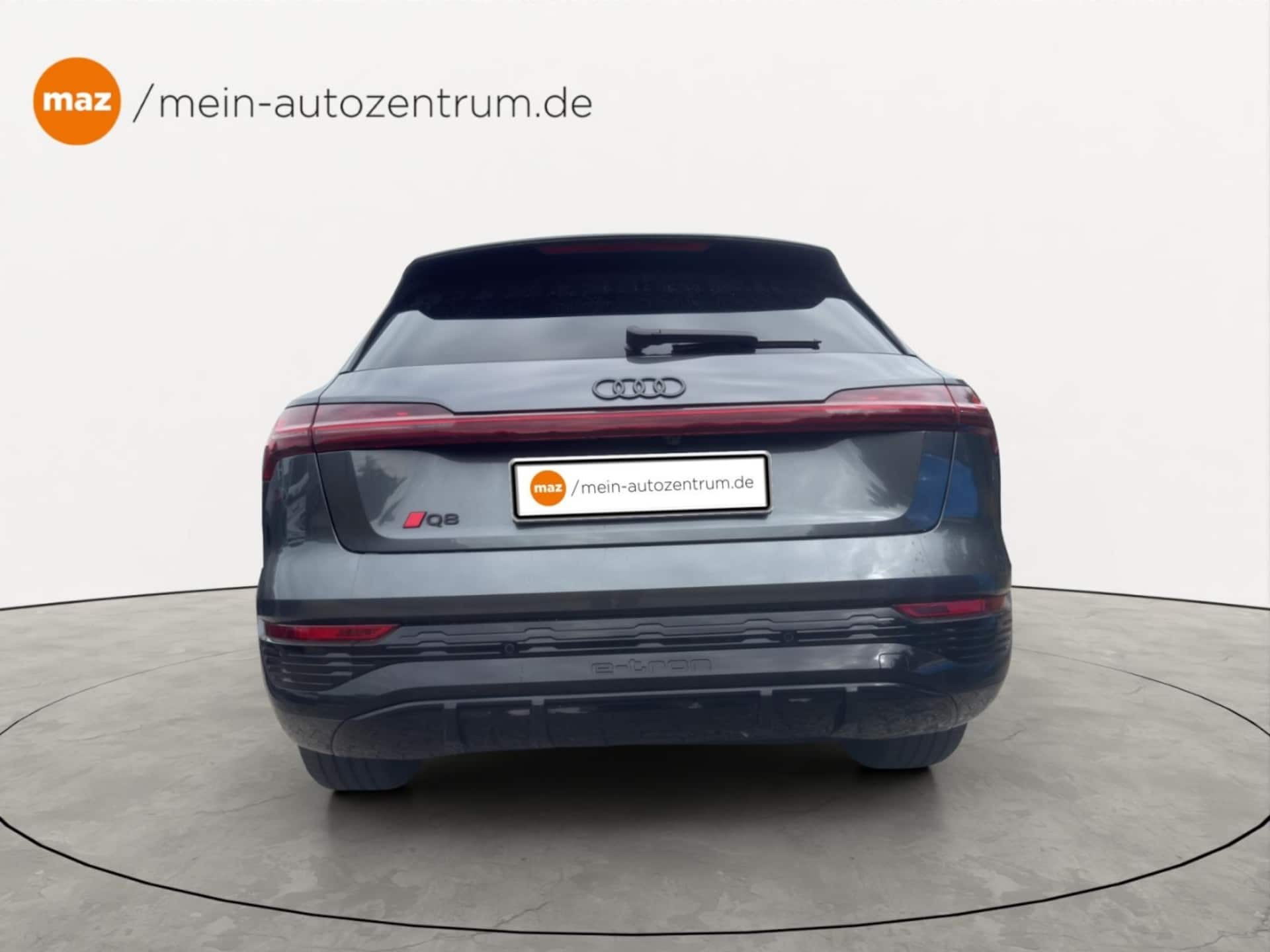 Audi Q8 e-tron S line