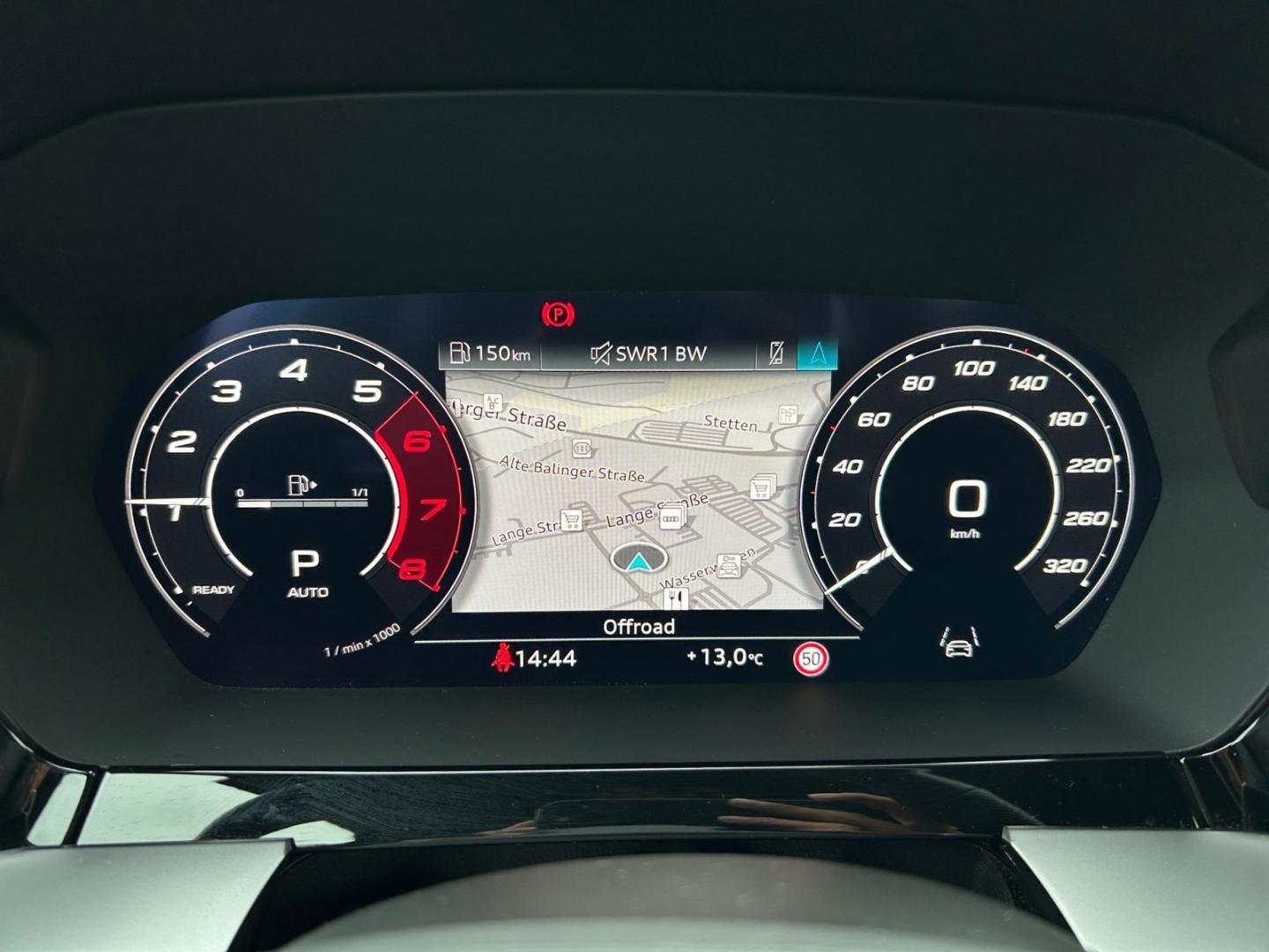 Bild über Audi RS 3 Limousine TFSI quattro S tronic - für weitere Informationen kontaktieren Sie den Audi Partner