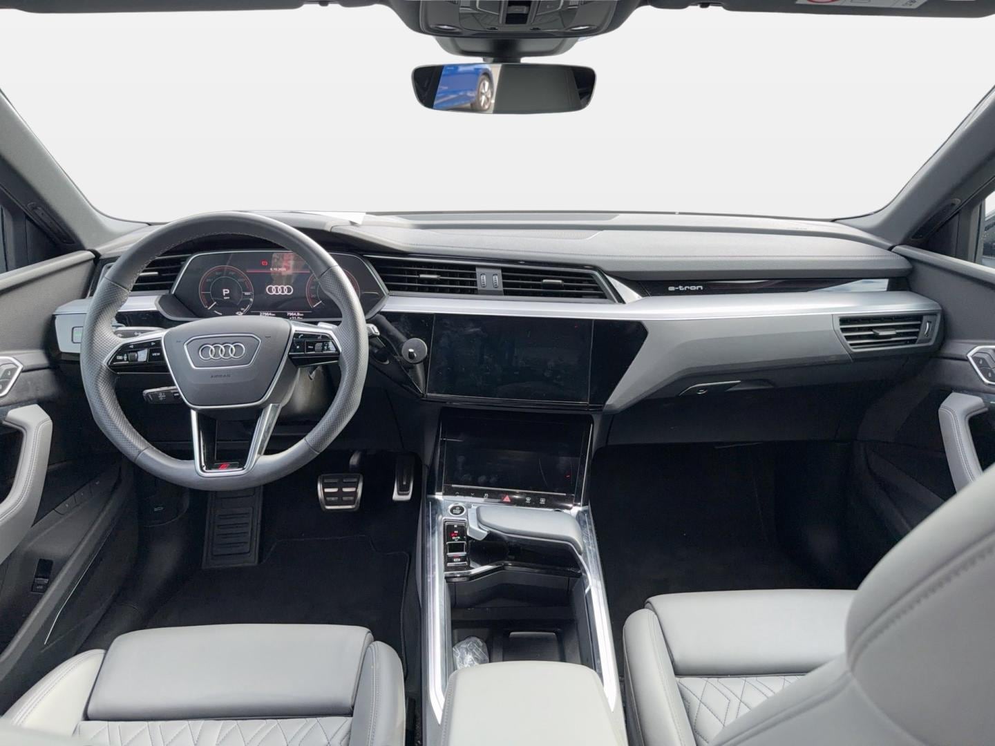 Bild über Audi Q8 e-tron S line 55 e-tron quattro - für weitere Informationen kontaktieren Sie den Audi Partner