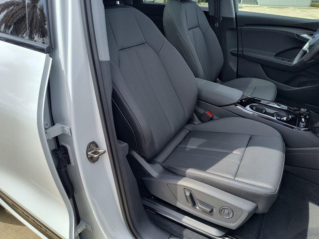 2025 Audi Q6 e-tron Premium Plus - Photo 12