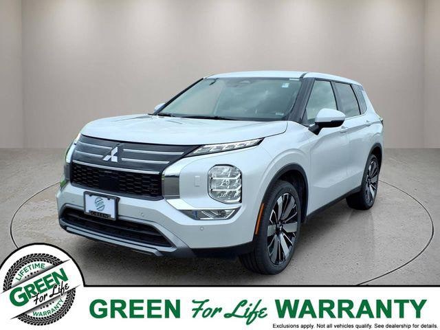 Photo of 2025 Mitsubishi Outlander