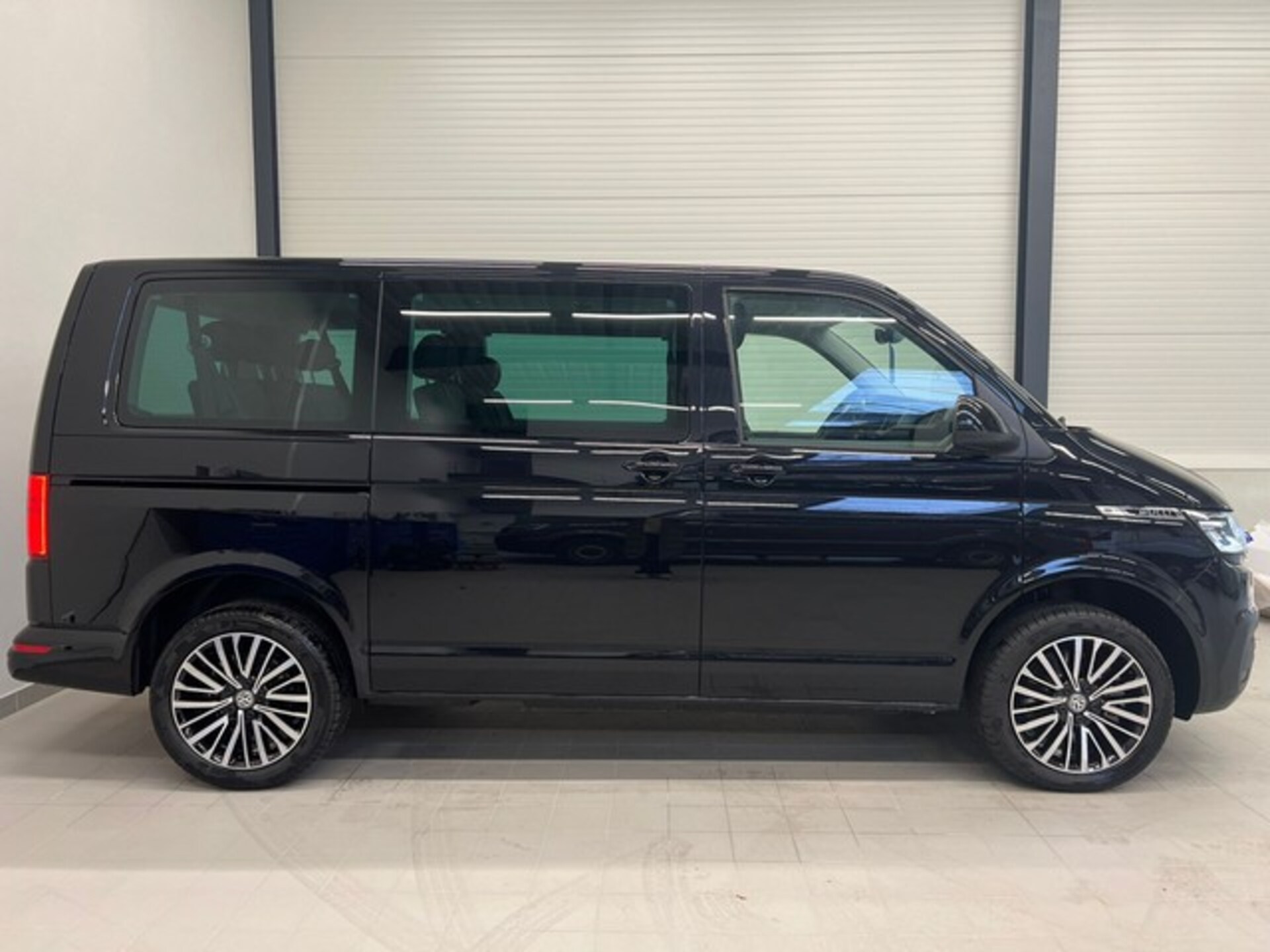 Volkswagen T6.1 Caravelle kurzer Radstand Comfortline
