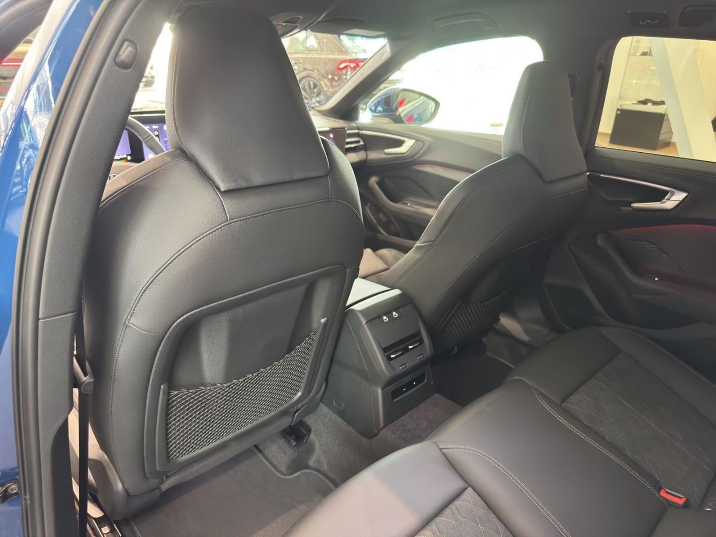 Bild über Audi A5 Avant TDI quattro 150 kW S tronic - für weitere Informationen kontaktieren Sie den Audi Partner