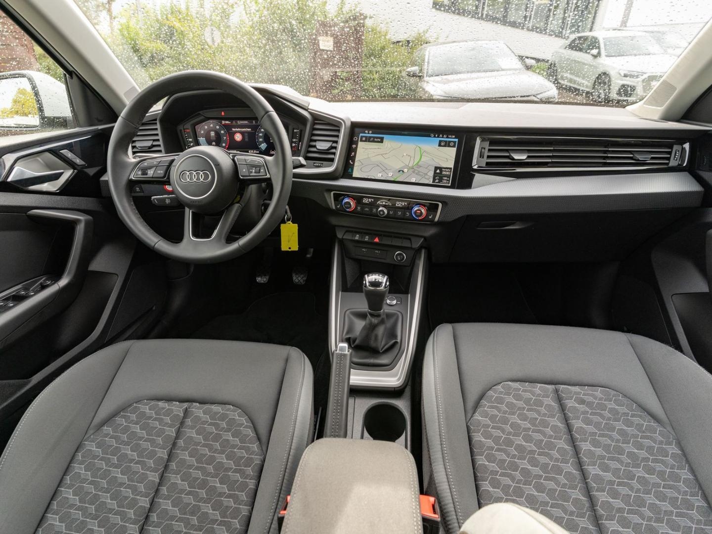 Bild über Audi A1 allstreet 30 TFSI Schaltgetriebe - für weitere Informationen kontaktieren Sie den Audi Partner
