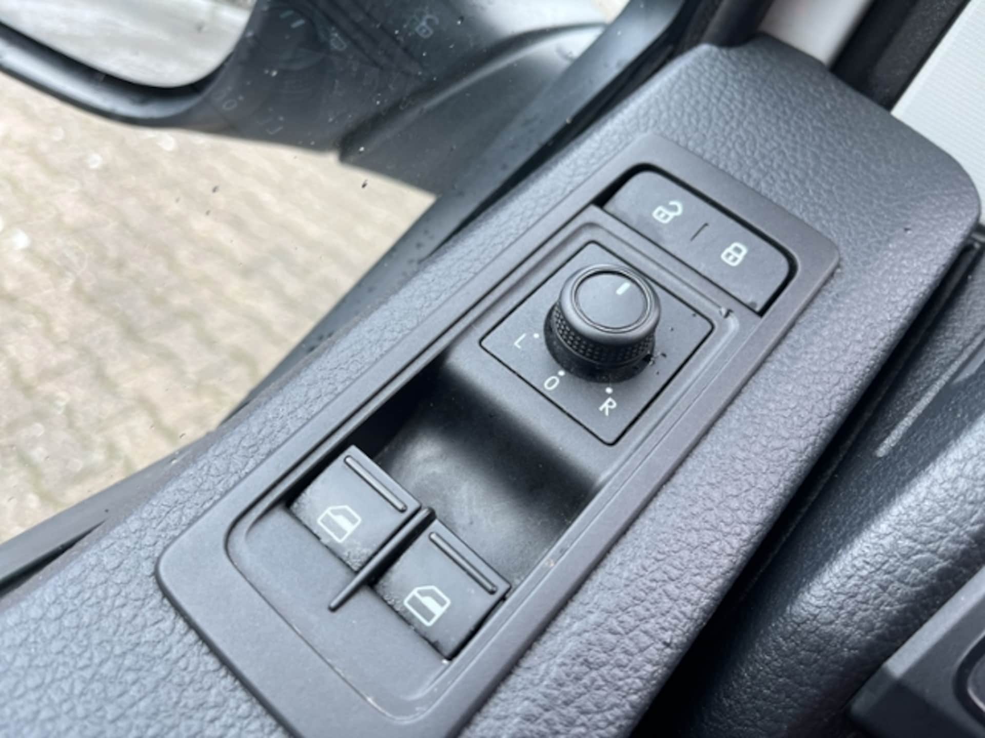 Volkswagen T6 Transporter Kombi langer Radstand