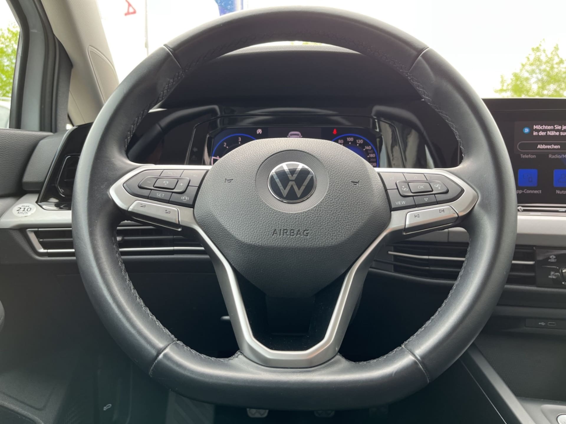 Volkswagen Golf Life