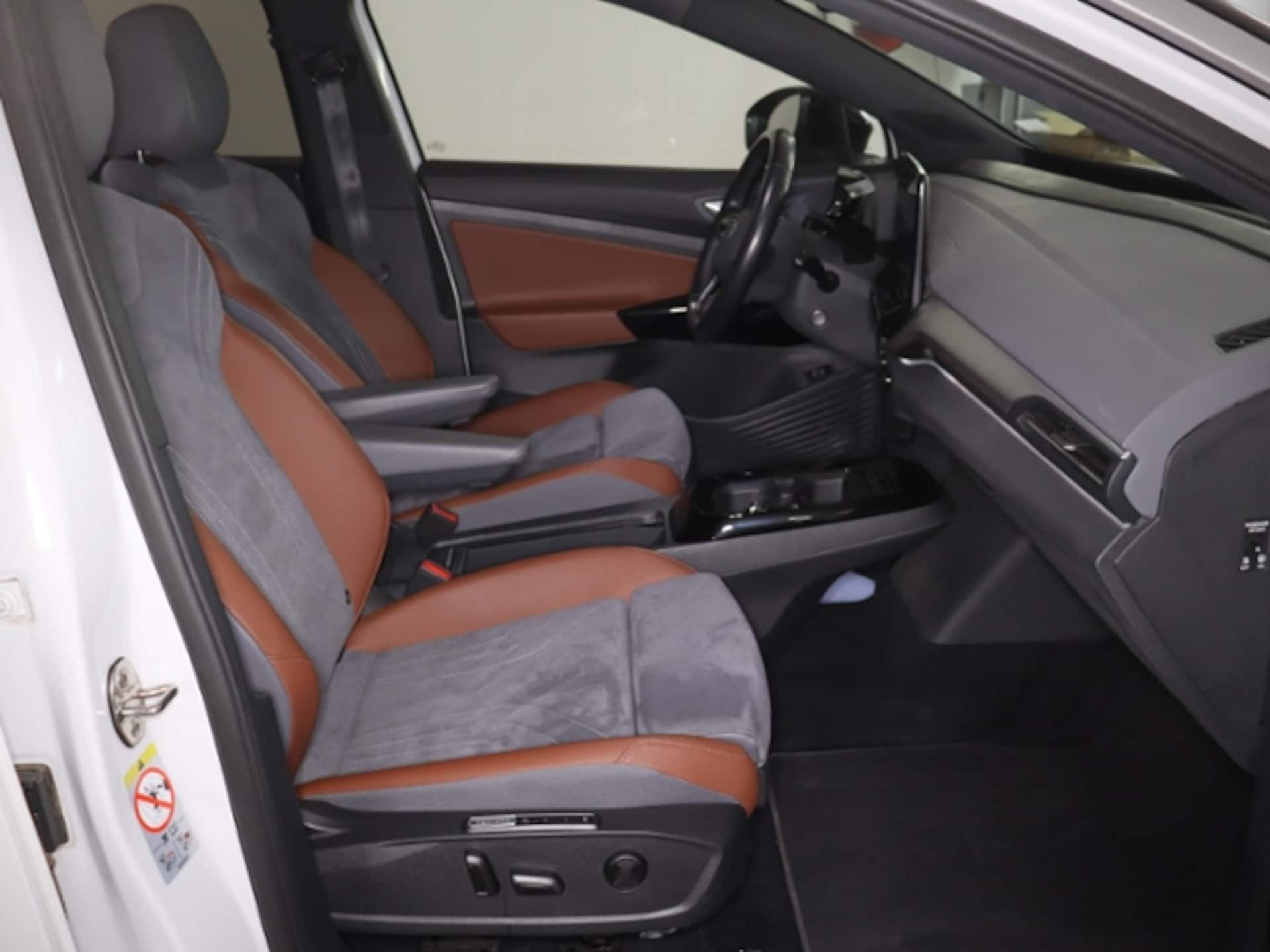 Volkswagen ID.4 1st Max