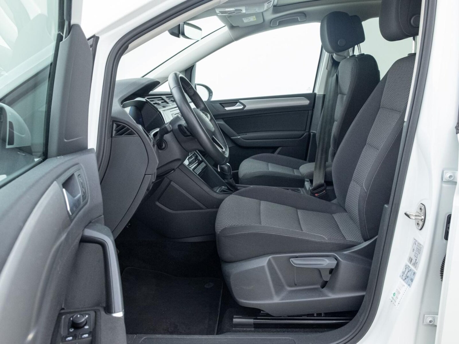 Volkswagen Touran – Bild 11