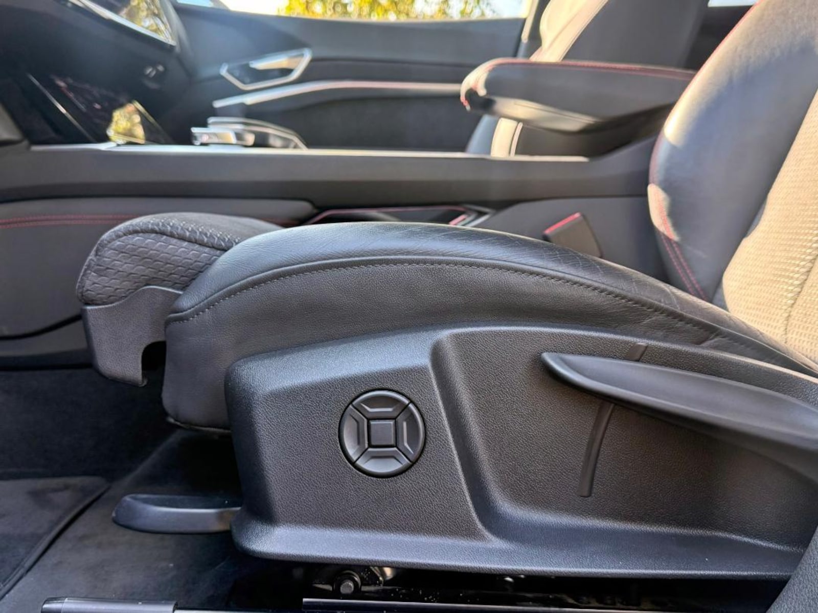 Audi Q8 e-tron – Bild 14