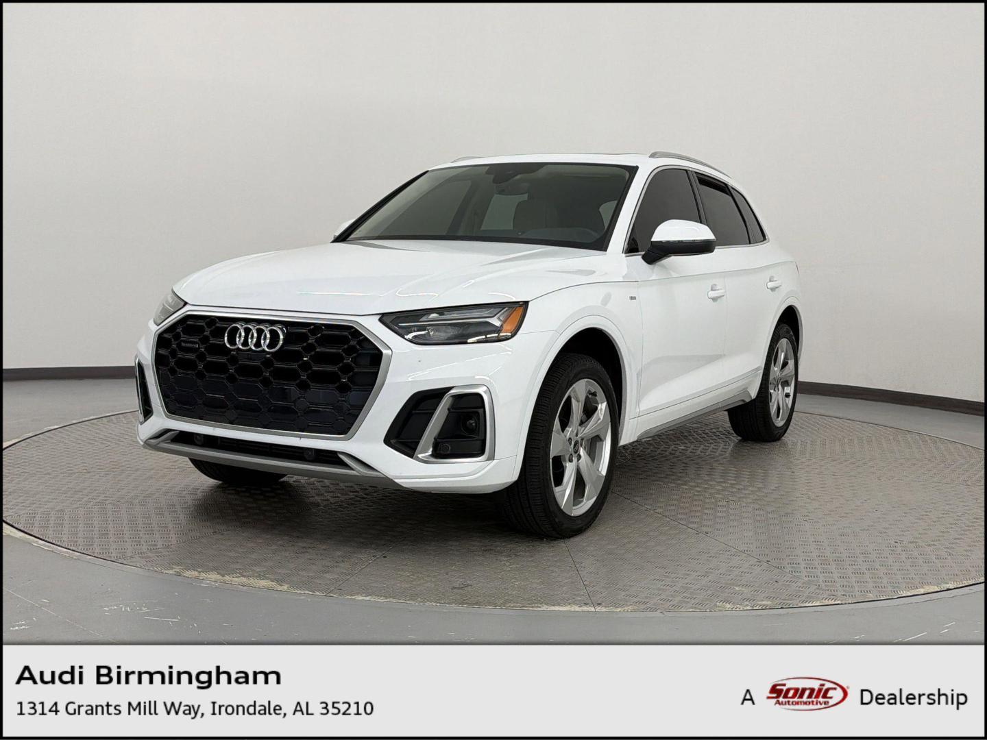 2025 Audi Q5 45 Premium Plus's photo