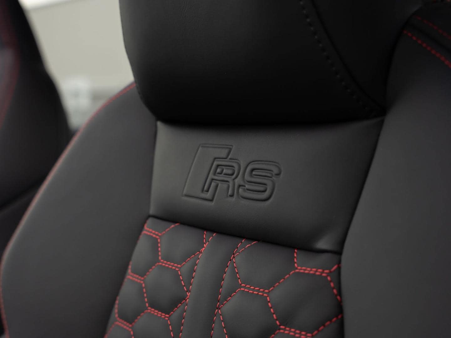 Bild über Audi RS 3 Limousine TFSI quattro 294 kW S tronic - für weitere Informationen kontaktieren Sie den Audi Partner