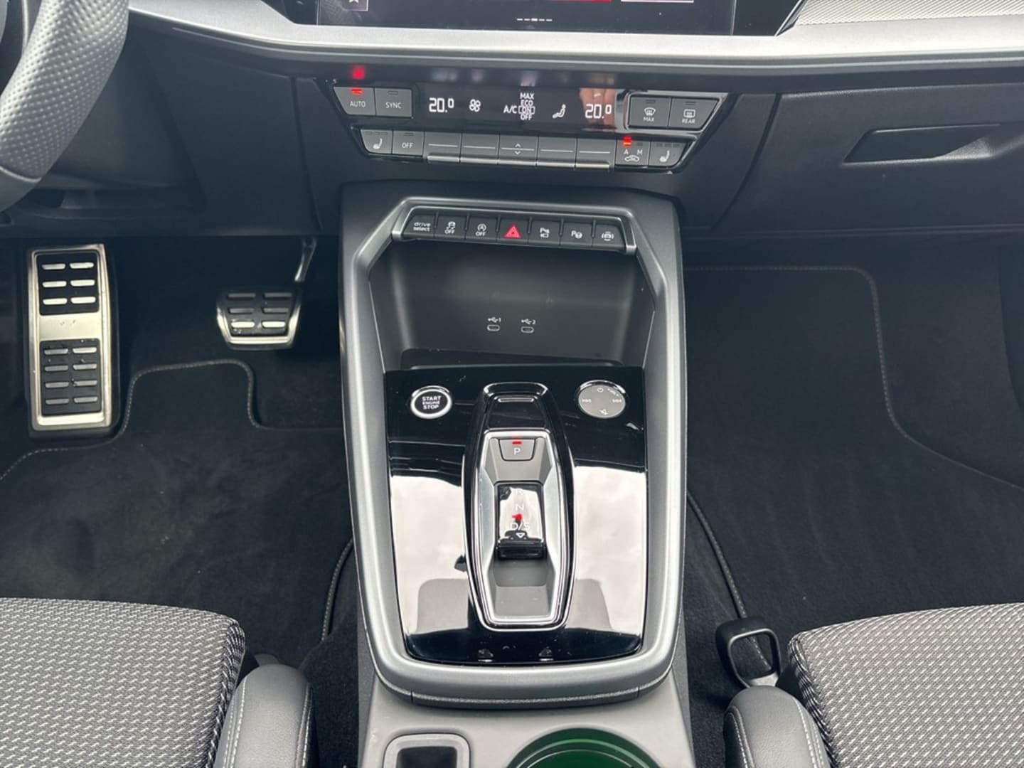 Bild über Audi A3 Sportback S line 30 TFSI S tronic - für weitere Informationen kontaktieren Sie den Audi Partner
