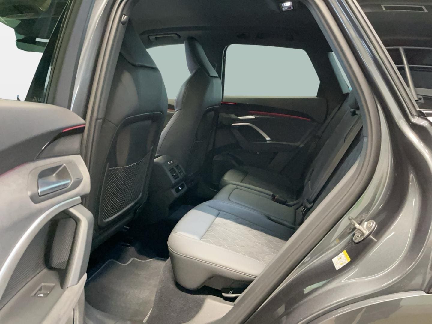 Bild über Audi Q5 SUV TDI quattro 150 kW S tronic - für weitere Informationen kontaktieren Sie den Audi Partner