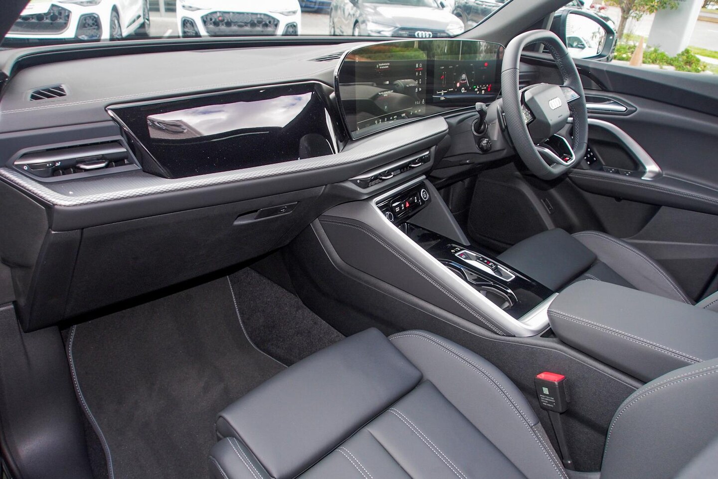 Image about Audi Q5 SUV TFSI quattro 200 kW sport