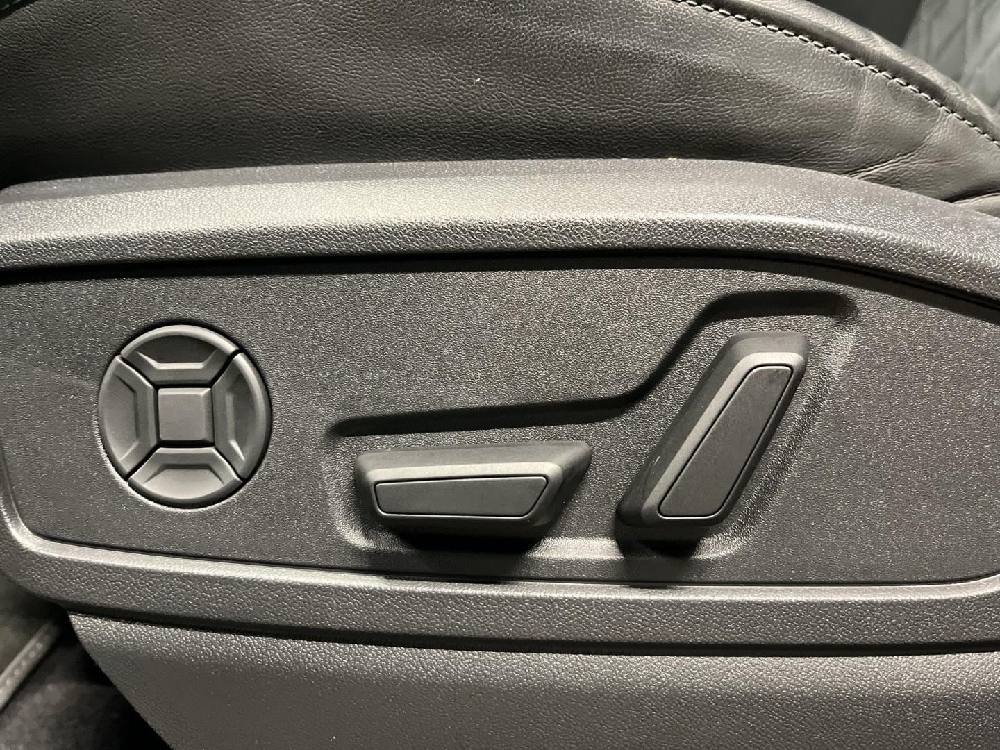Bild über Audi Q5 SUV TDI quattro 150 kW S tronic - für weitere Informationen kontaktieren Sie den Audi Partner