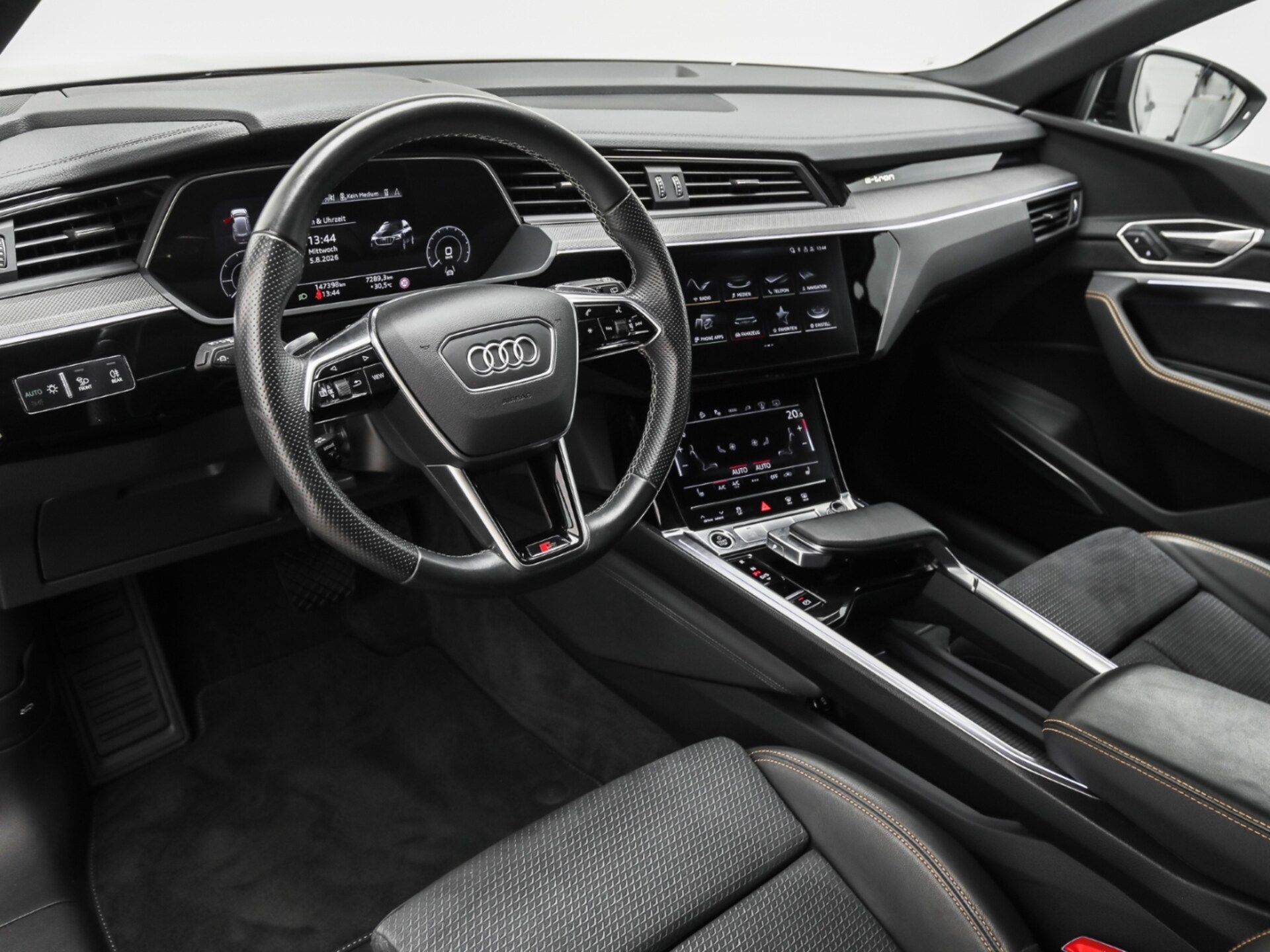 Audi e-tron S line