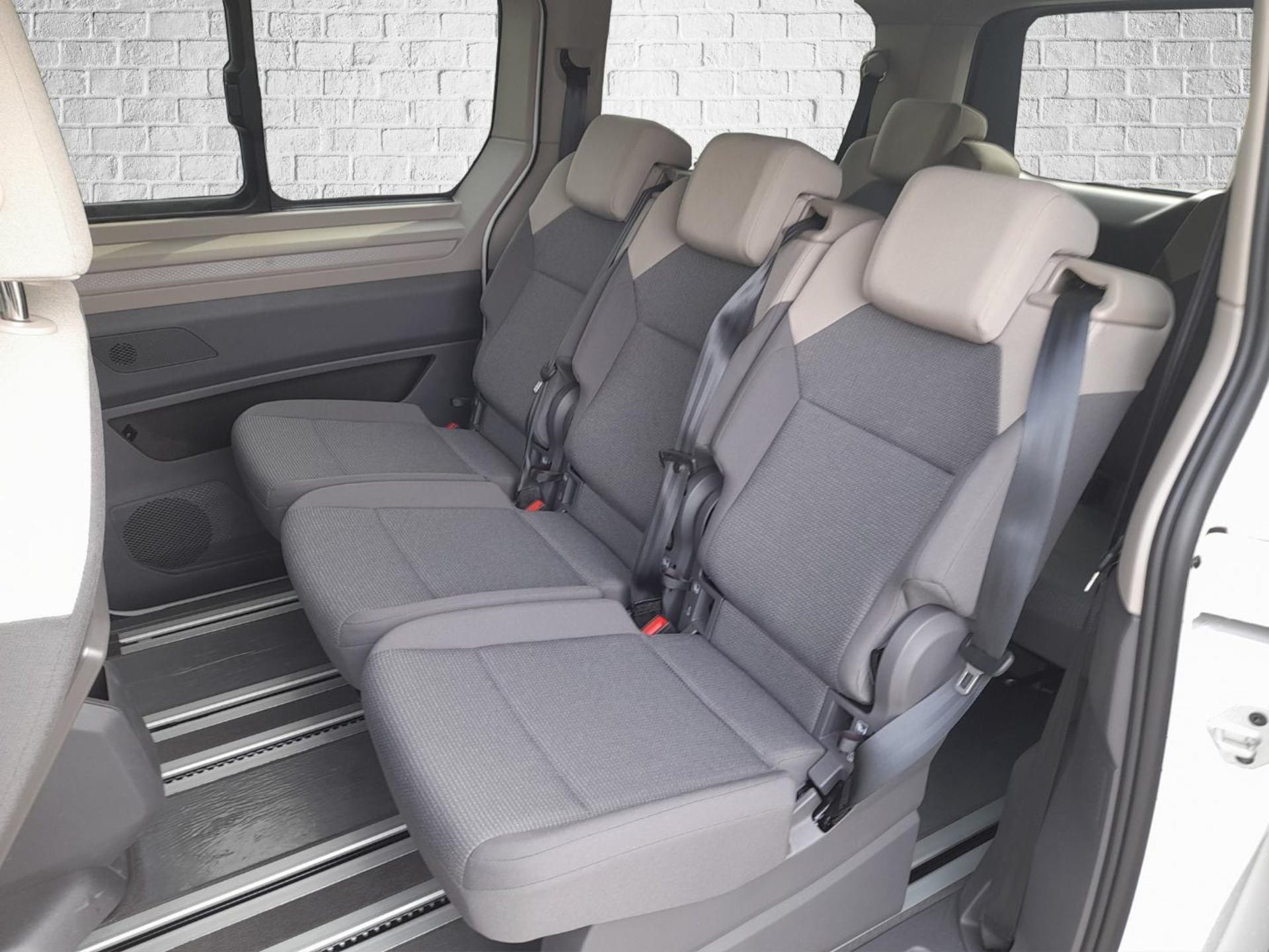 Volkswagen Multivan Langversion Basis-Modell