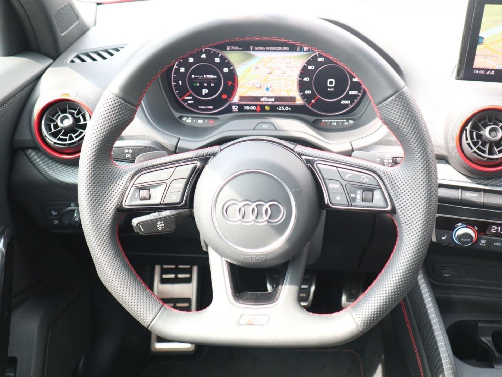 Audi Q2 S line