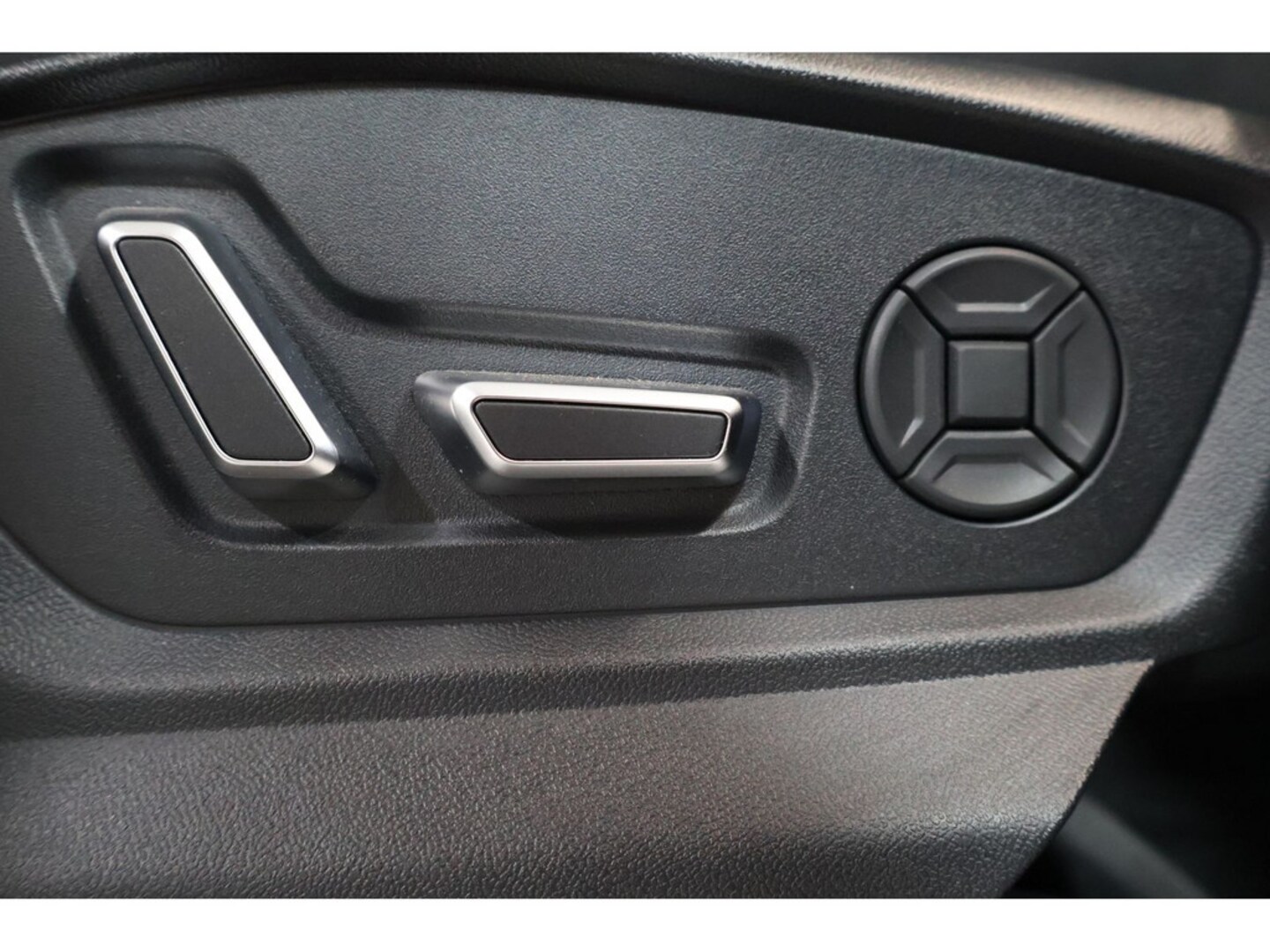 Bild über Audi Q8 SUV 50 TDI quattro tiptronic - für weitere Informationen kontaktieren Sie den Audi Partner