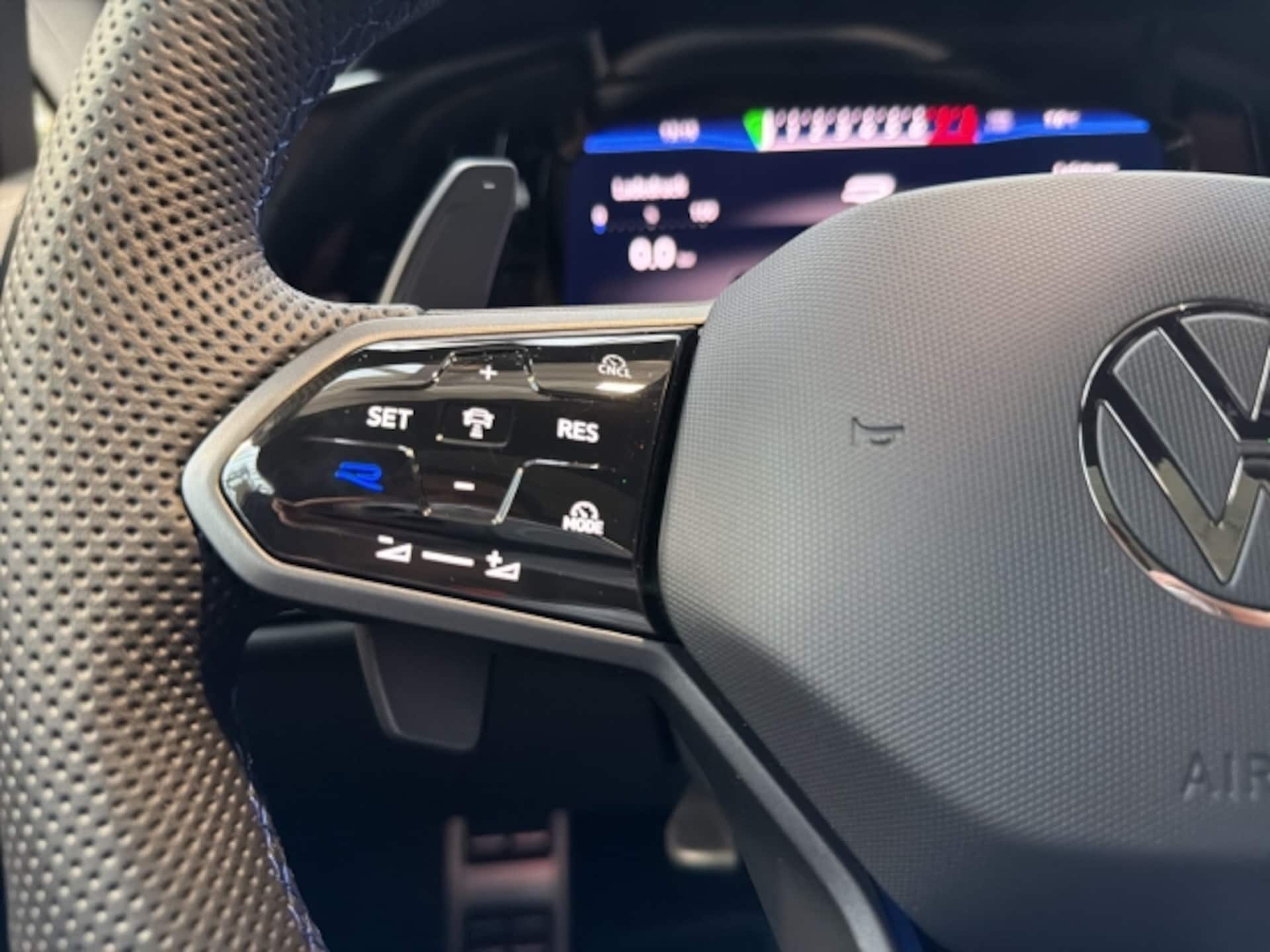 Volkswagen Golf Variant R