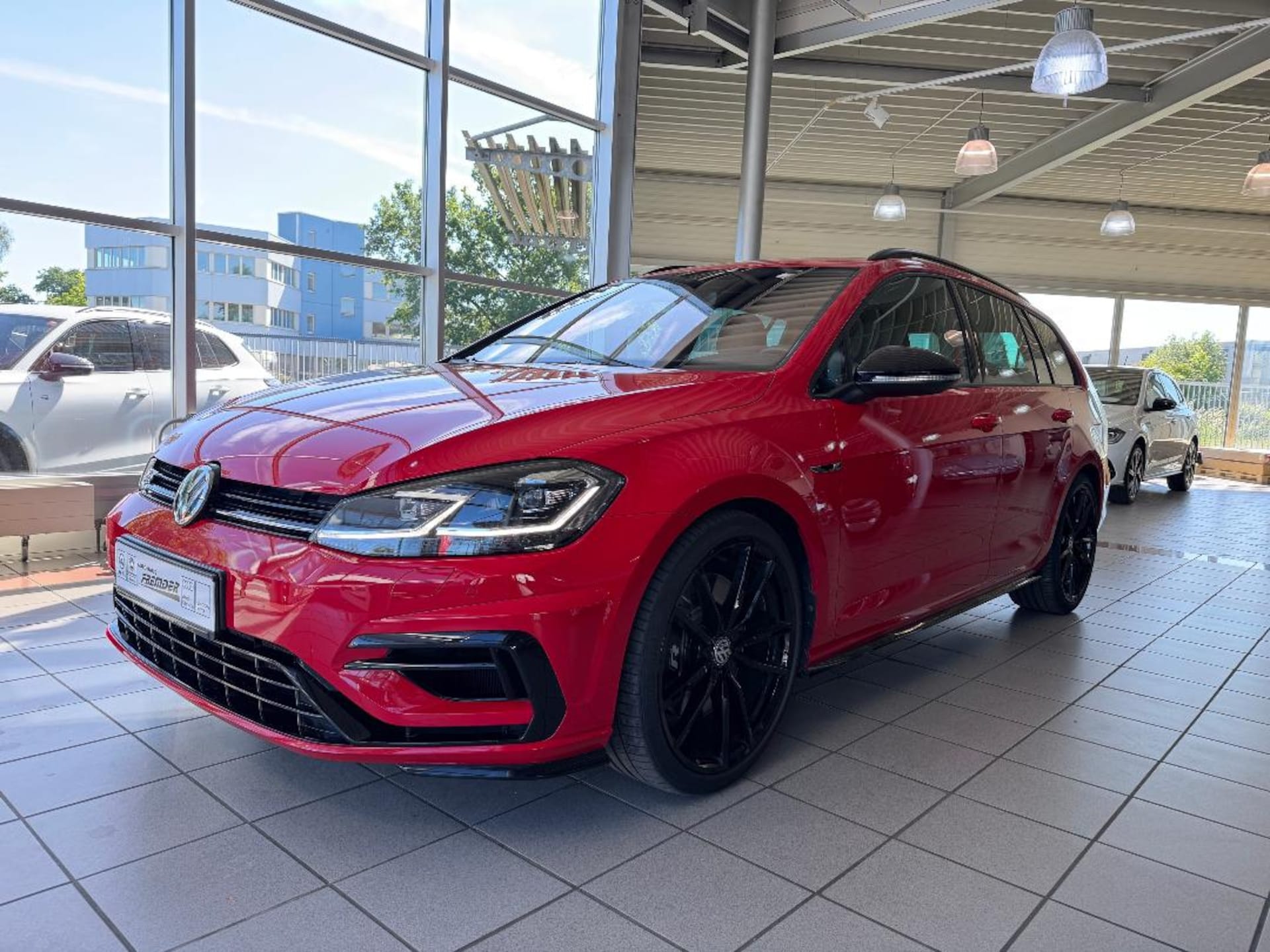 Volkswagen Golf Variant R