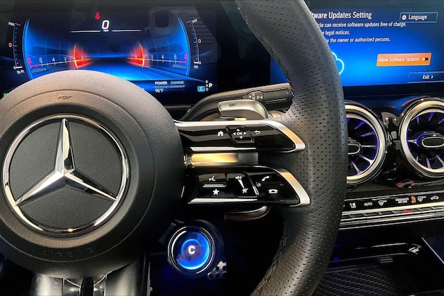 2026 Mercedes-Benz GLB AMG GLB 35 - Photo 25
