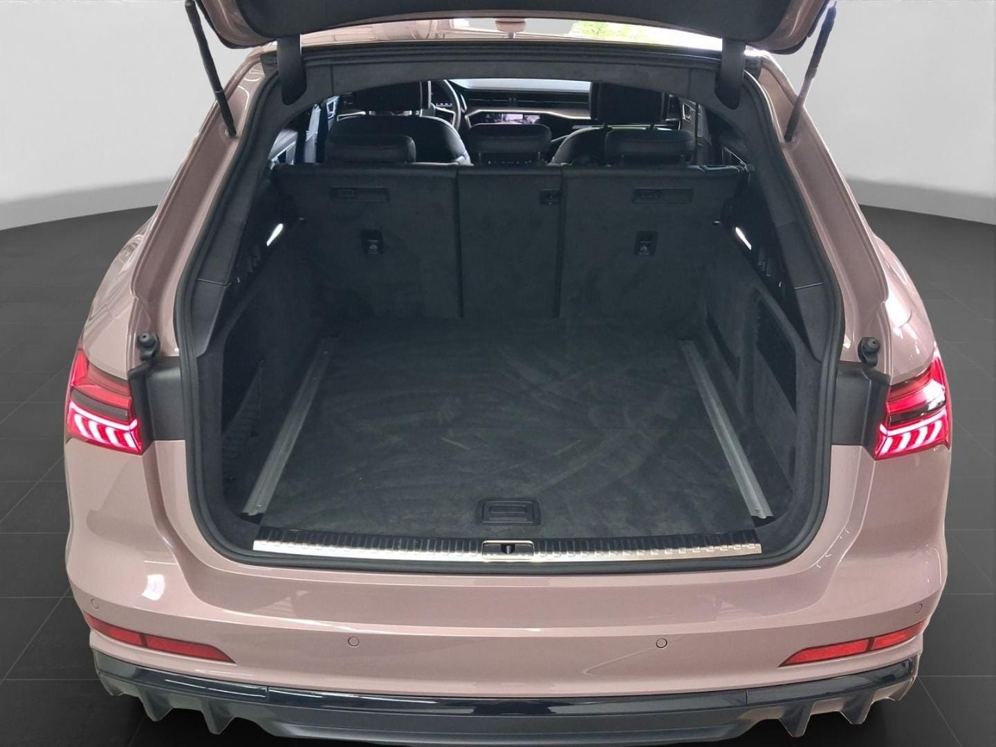 Bild über Audi S6 Avant TDI quattro tiptronic - für weitere Informationen kontaktieren Sie den Audi Partner