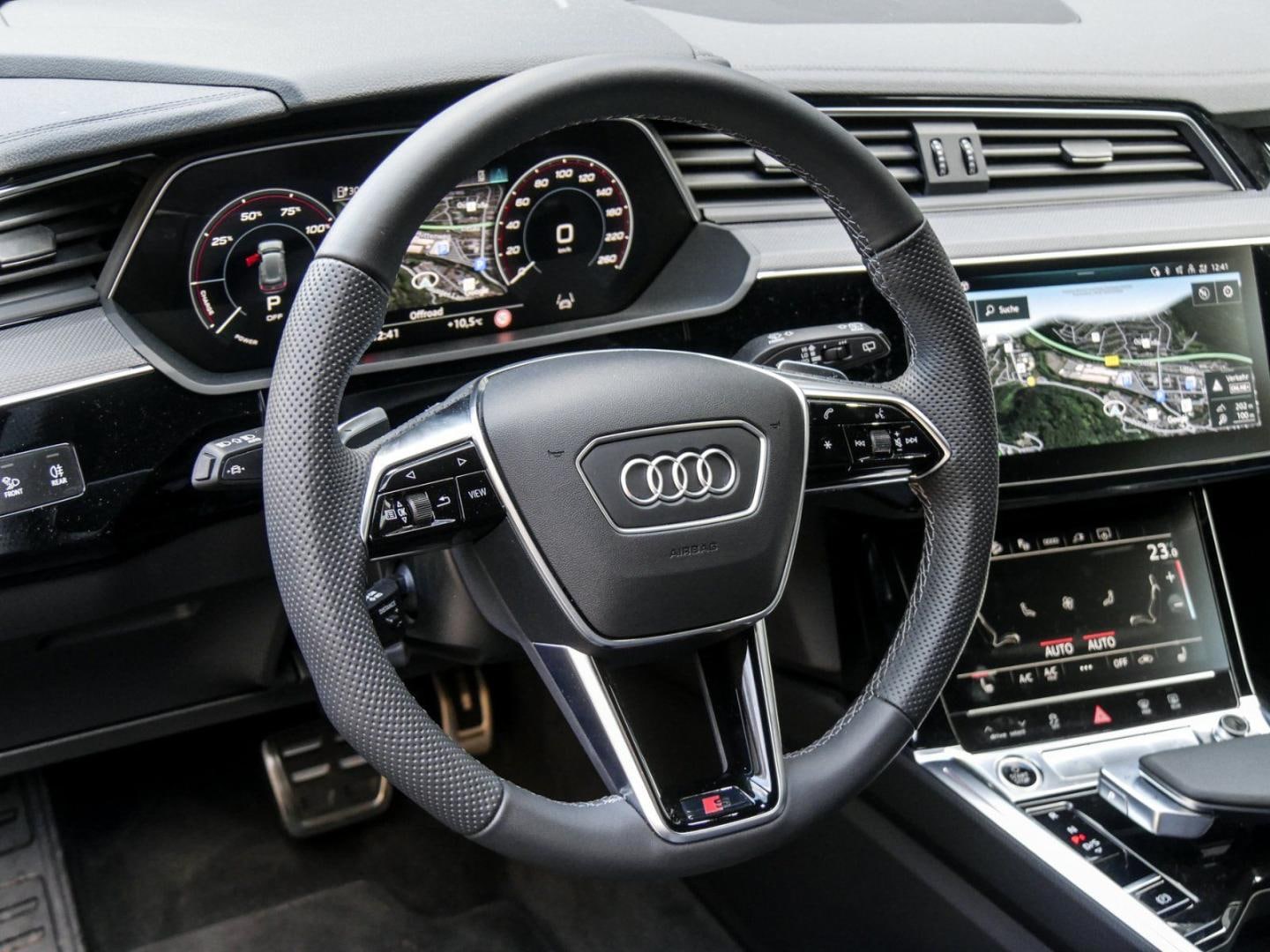 Bild über Audi Q8 e-tron S line 50 e-tron quattro - für weitere Informationen kontaktieren Sie den Audi Partner
