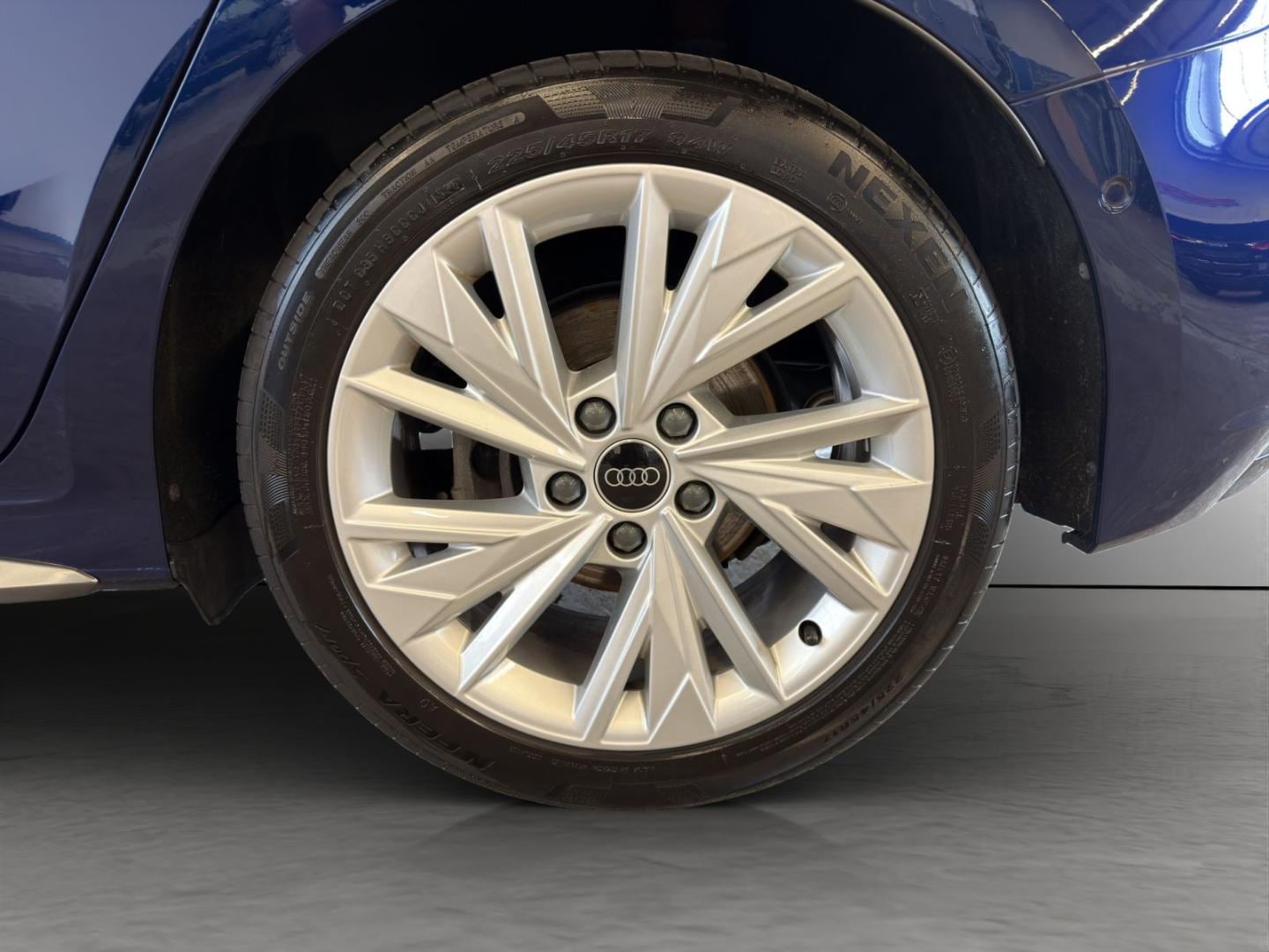 Bild über Audi A3 Sportback S line 35 TFSI S tronic - für weitere Informationen kontaktieren Sie den Audi Partner