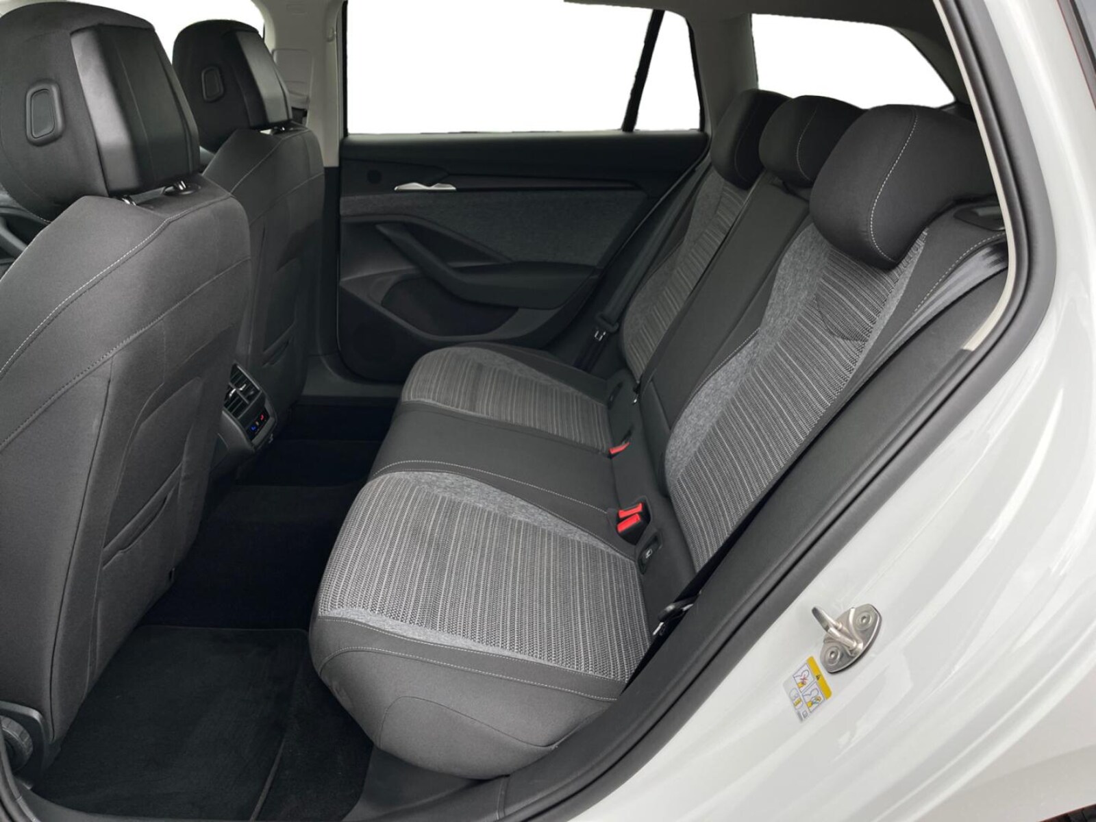 Škoda Superb Combi – Bild 10