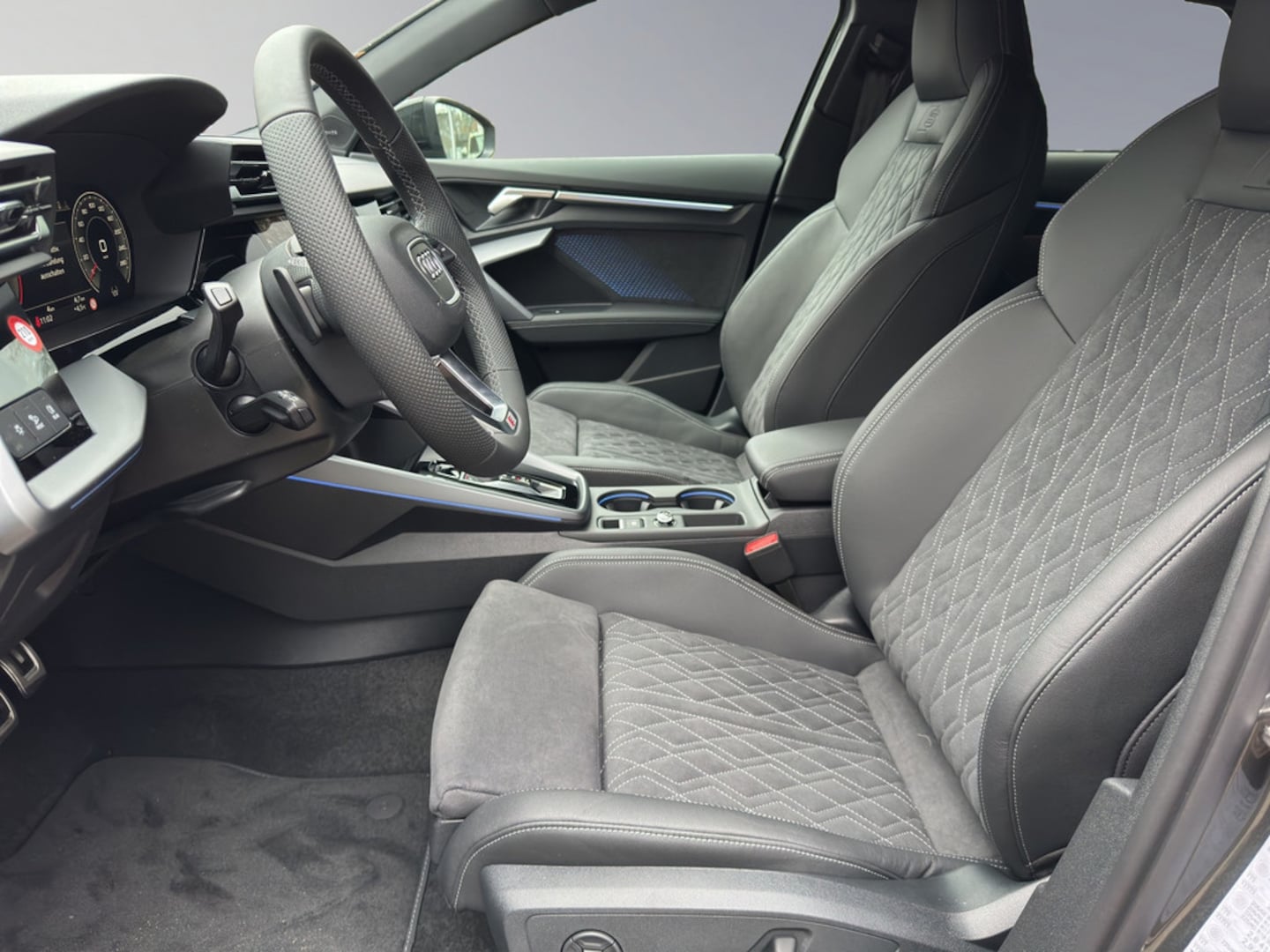 Bild über Audi A3 Sportback S line 35 TDI S tronic - für weitere Informationen kontaktieren Sie den Audi Partner