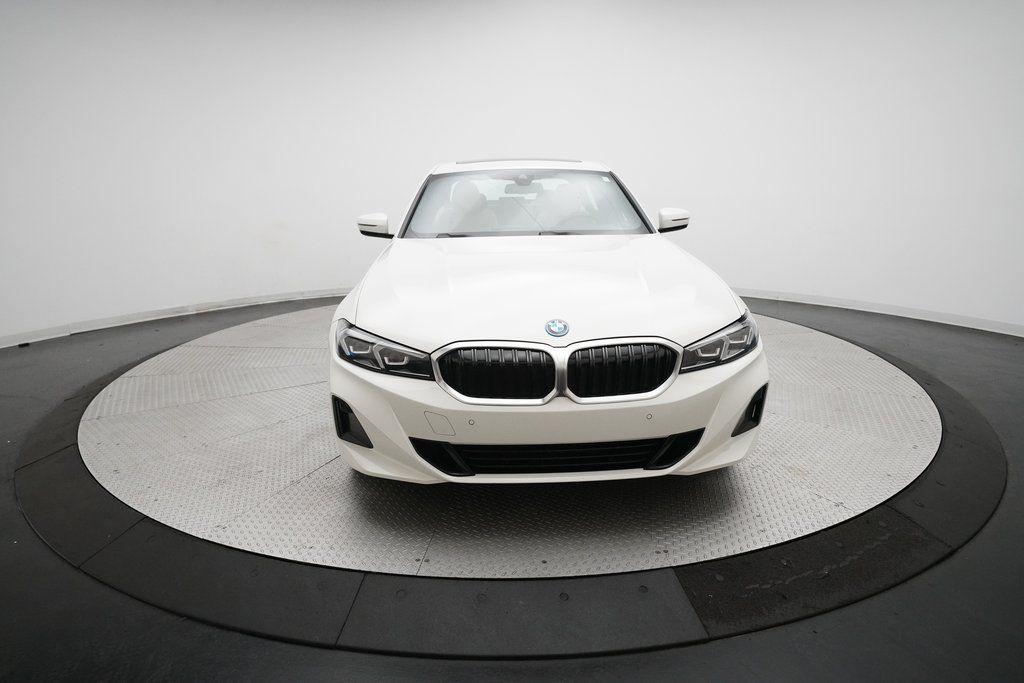 2023 BMW 3 Series 330e - Photo 11