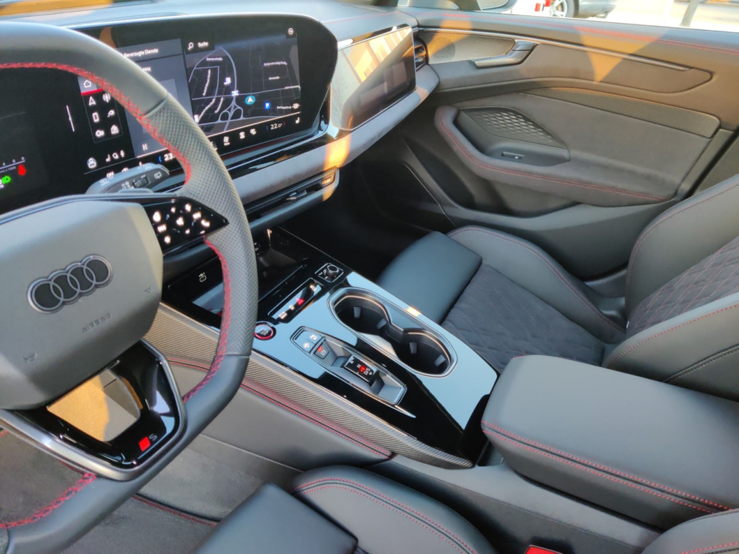 Bild über Audi A6 Avant e-hybrid edition one e-hybrid quattro 270 kW S tronic - für weitere Informationen kontaktieren Sie den Audi Partner