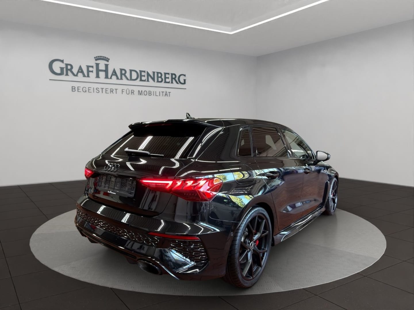 Bild über Audi RS 3 Sportback TFSI quattro S tronic - für weitere Informationen kontaktieren Sie den Audi Partner