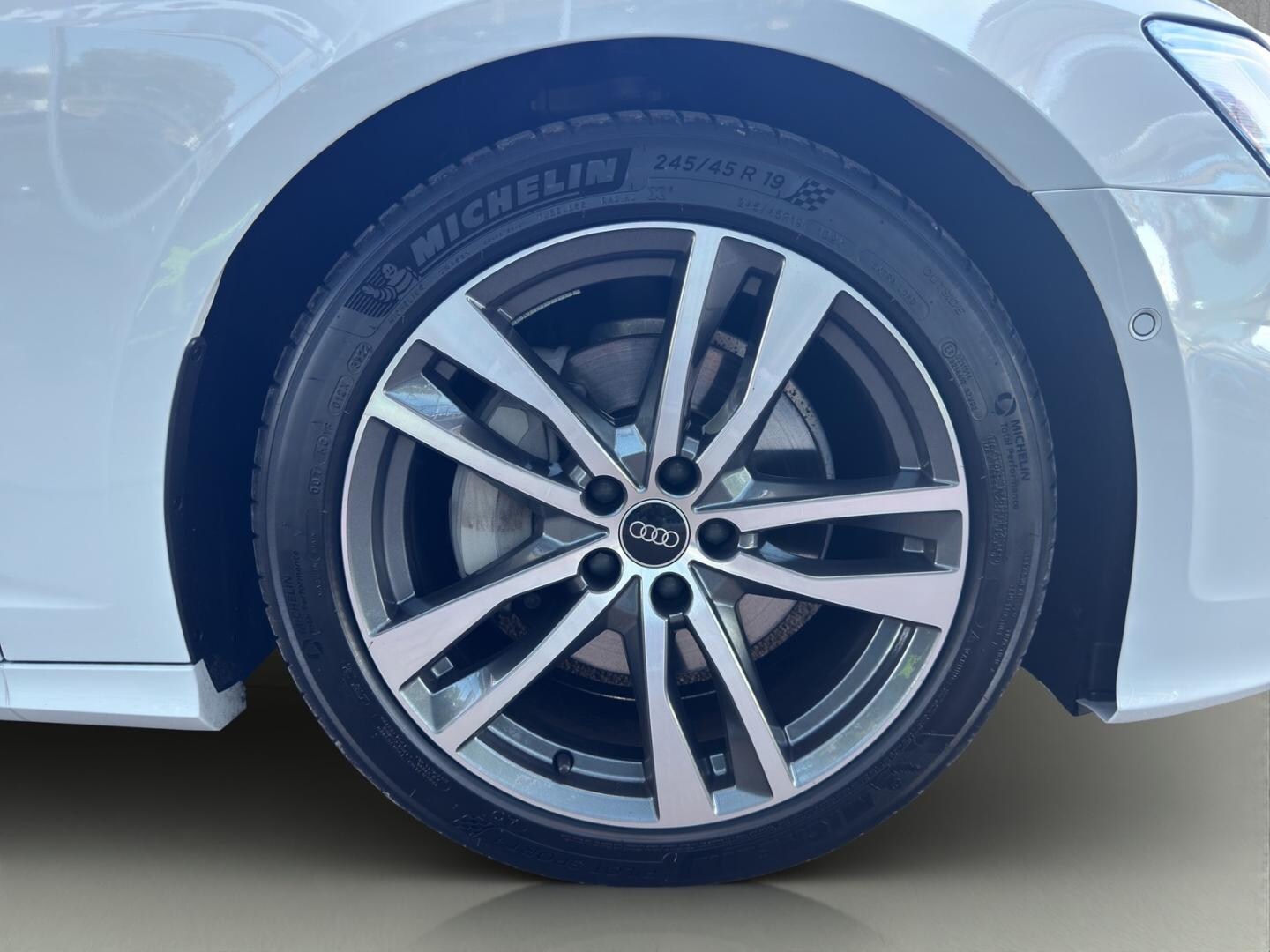 Bild über Audi A6 Avant sport 45 TFSI S tronic - für weitere Informationen kontaktieren Sie den Audi Partner