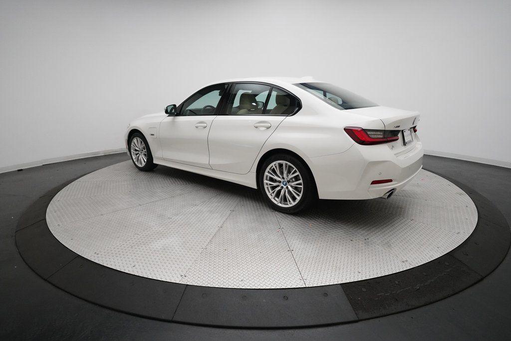 2023 BMW 3 Series 330e - Photo 12