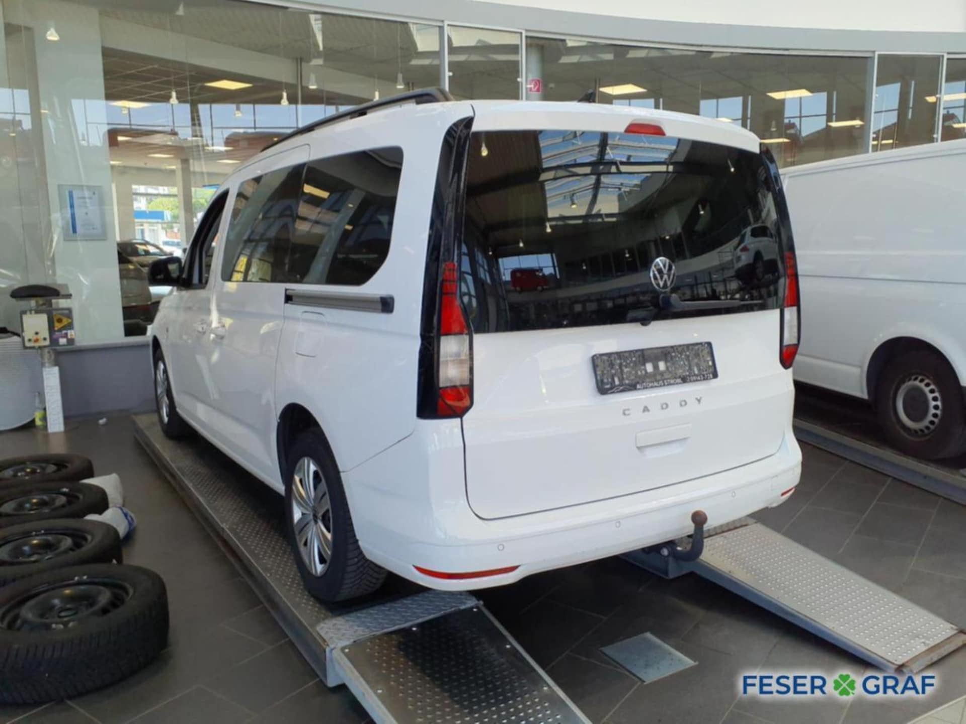Volkswagen Caddy Maxi Basis-Modell