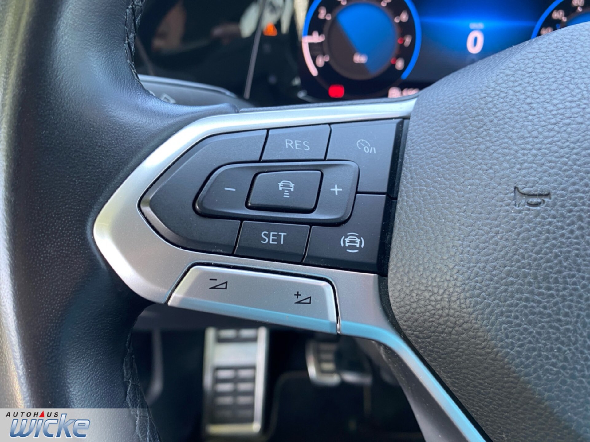 Volkswagen Golf Active