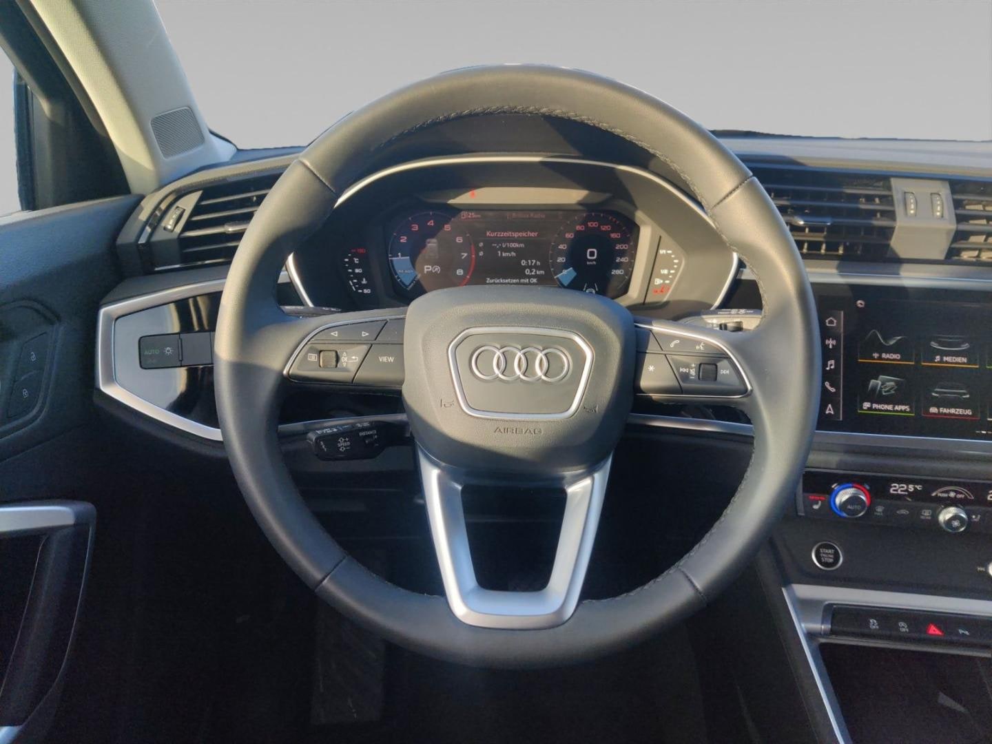 Bild über Audi Q3 advanced 35 TFSI S tronic - für weitere Informationen kontaktieren Sie den Audi Partner