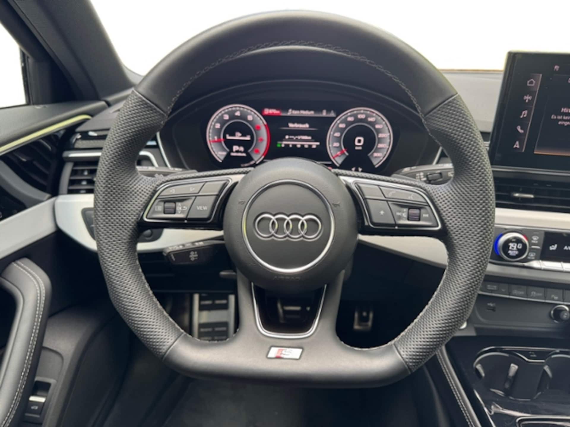 Audi A4 Avant S line