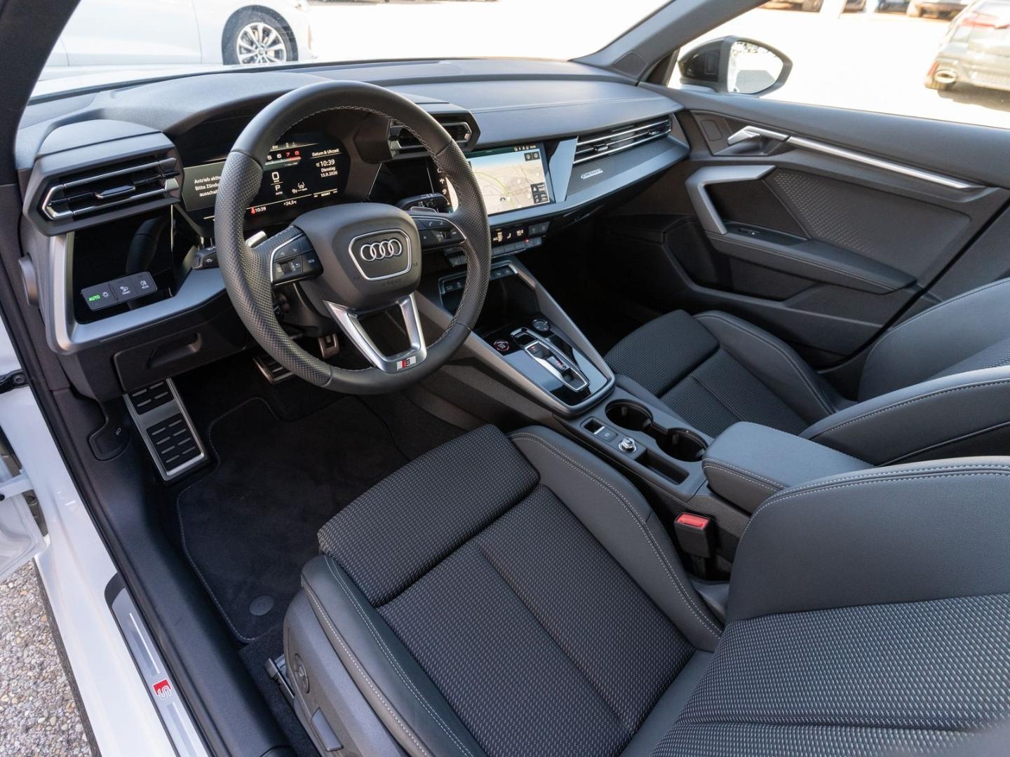 Bild über Audi S3 Sportback TFSI quattro S tronic - für weitere Informationen kontaktieren Sie den Audi Partner