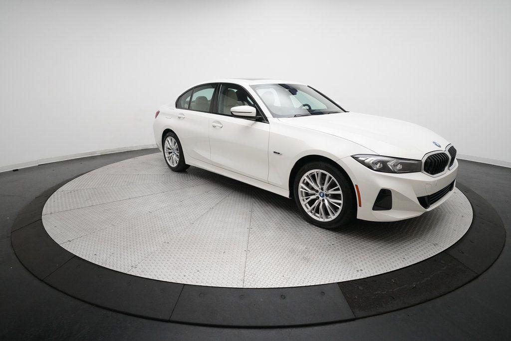 2023 BMW 3 Series 330e - Photo 13