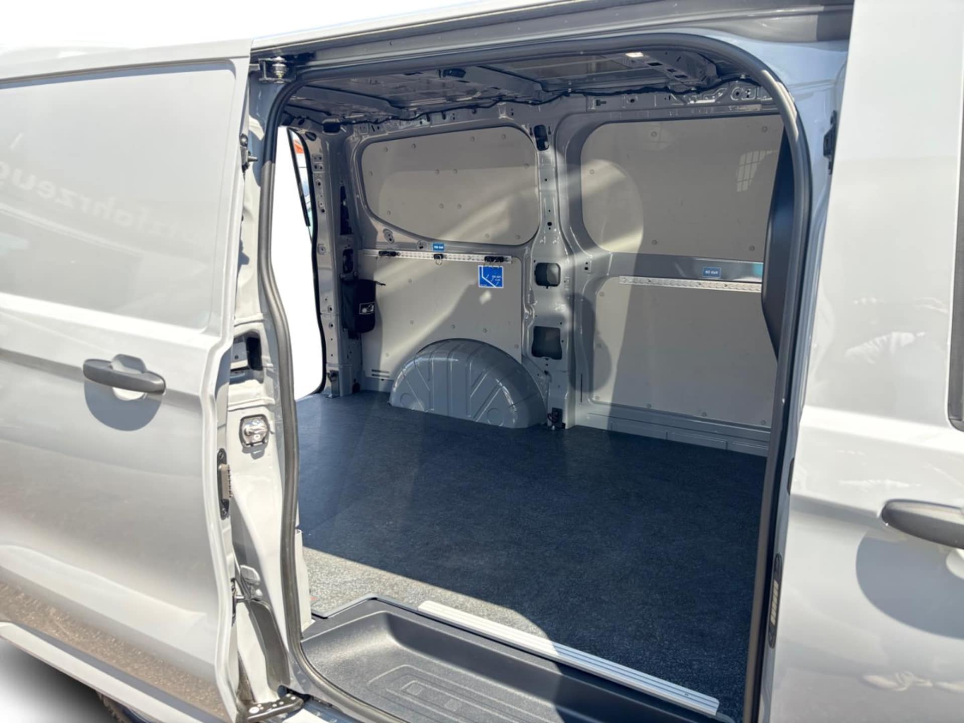 Volkswagen Transporter Kasten kurzer Radstand