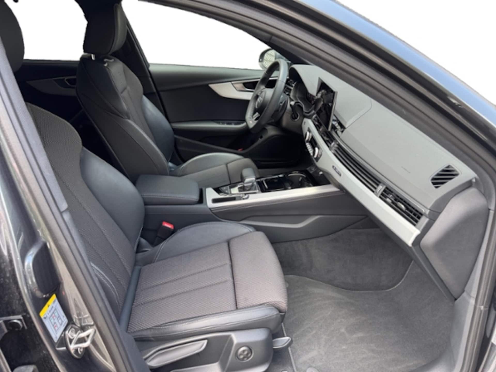 Audi A4 Avant S line