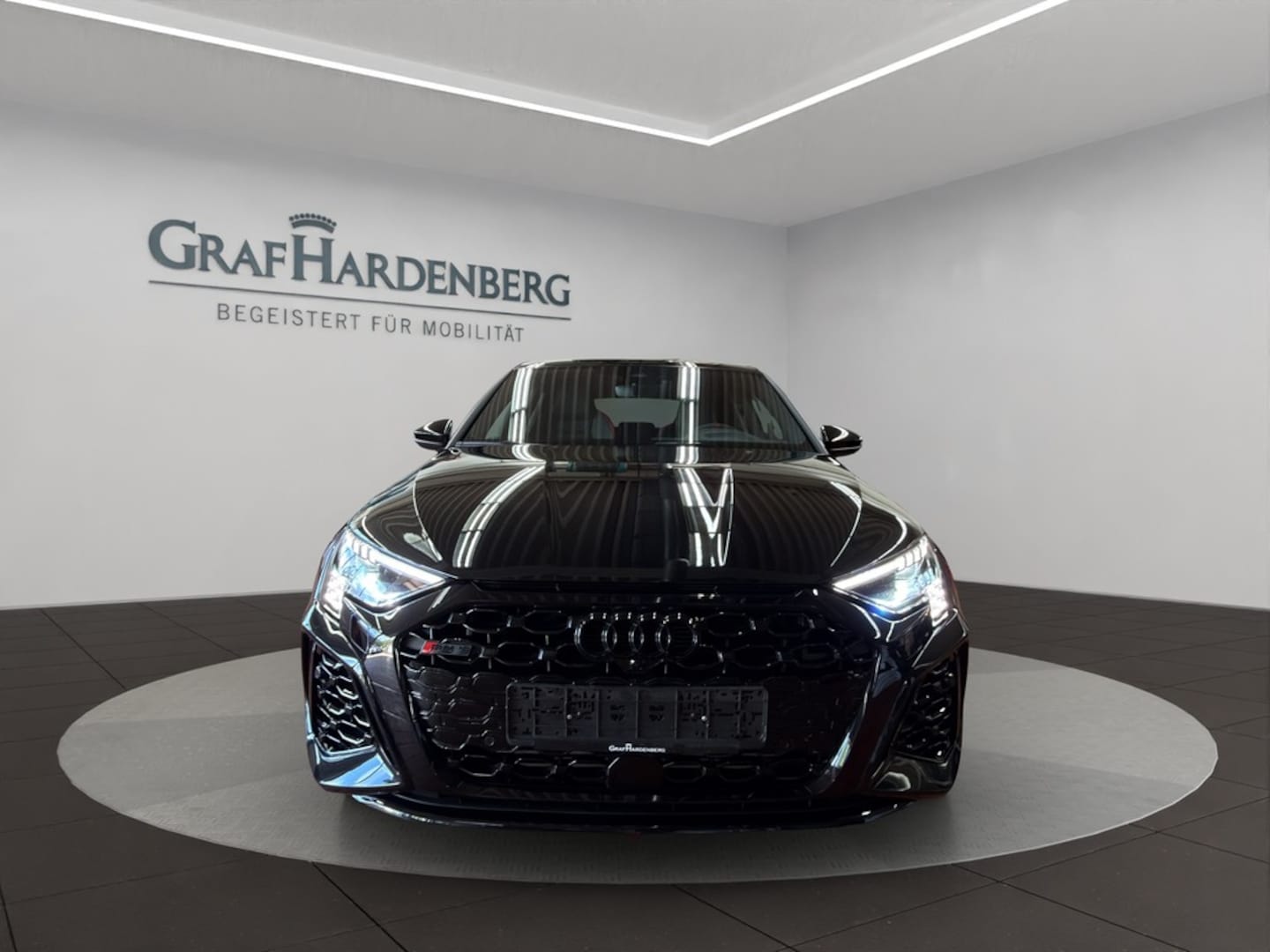 Bild über Audi RS 3 Sportback TFSI quattro S tronic - für weitere Informationen kontaktieren Sie den Audi Partner